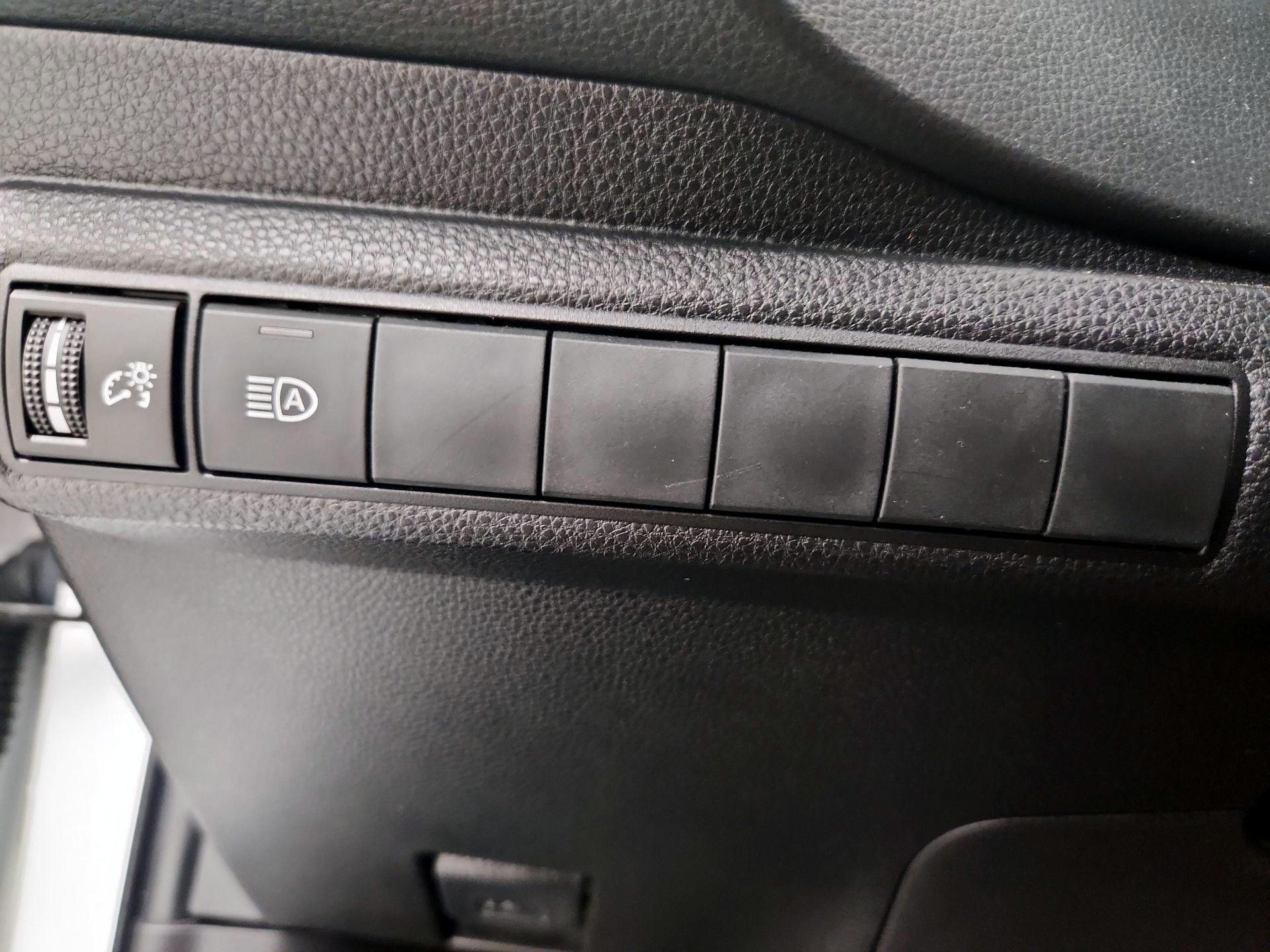 Thumbnail: 2022 Toyota Corolla - 13