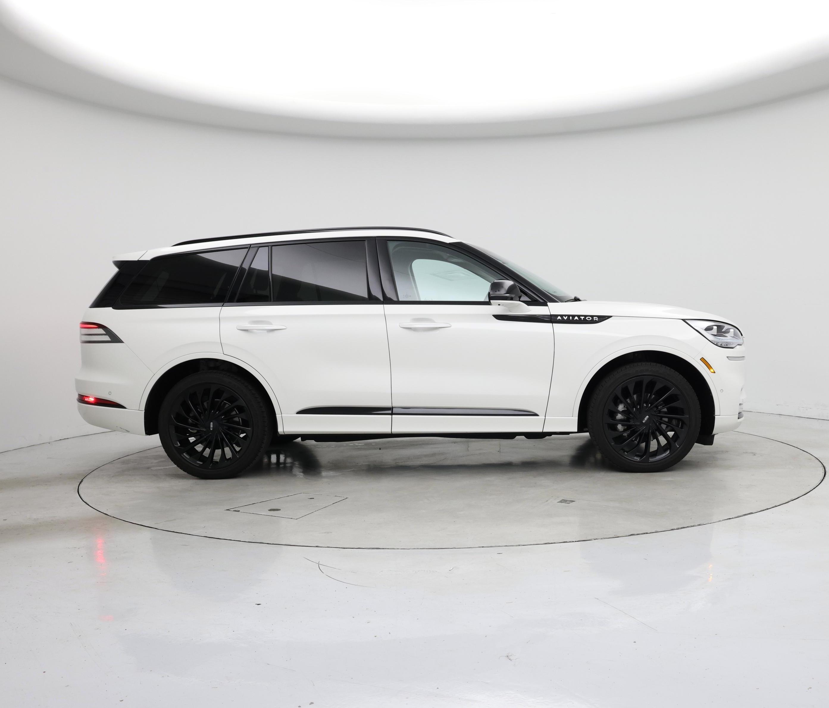 Thumbnail: 2022 Lincoln Aviator - 7