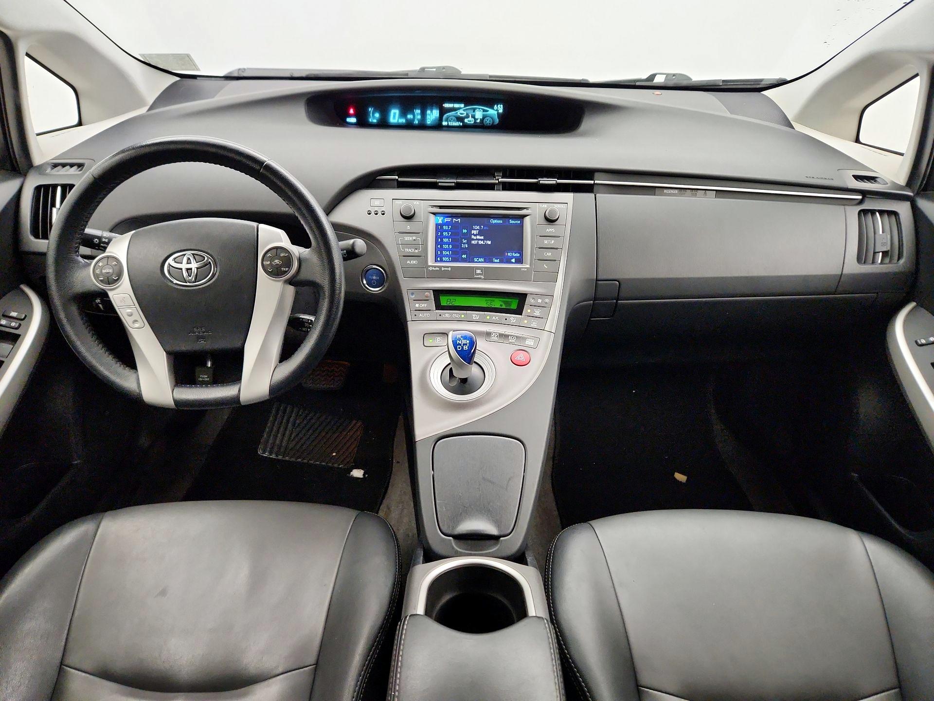 Thumbnail: 2015 Toyota Prius - 9