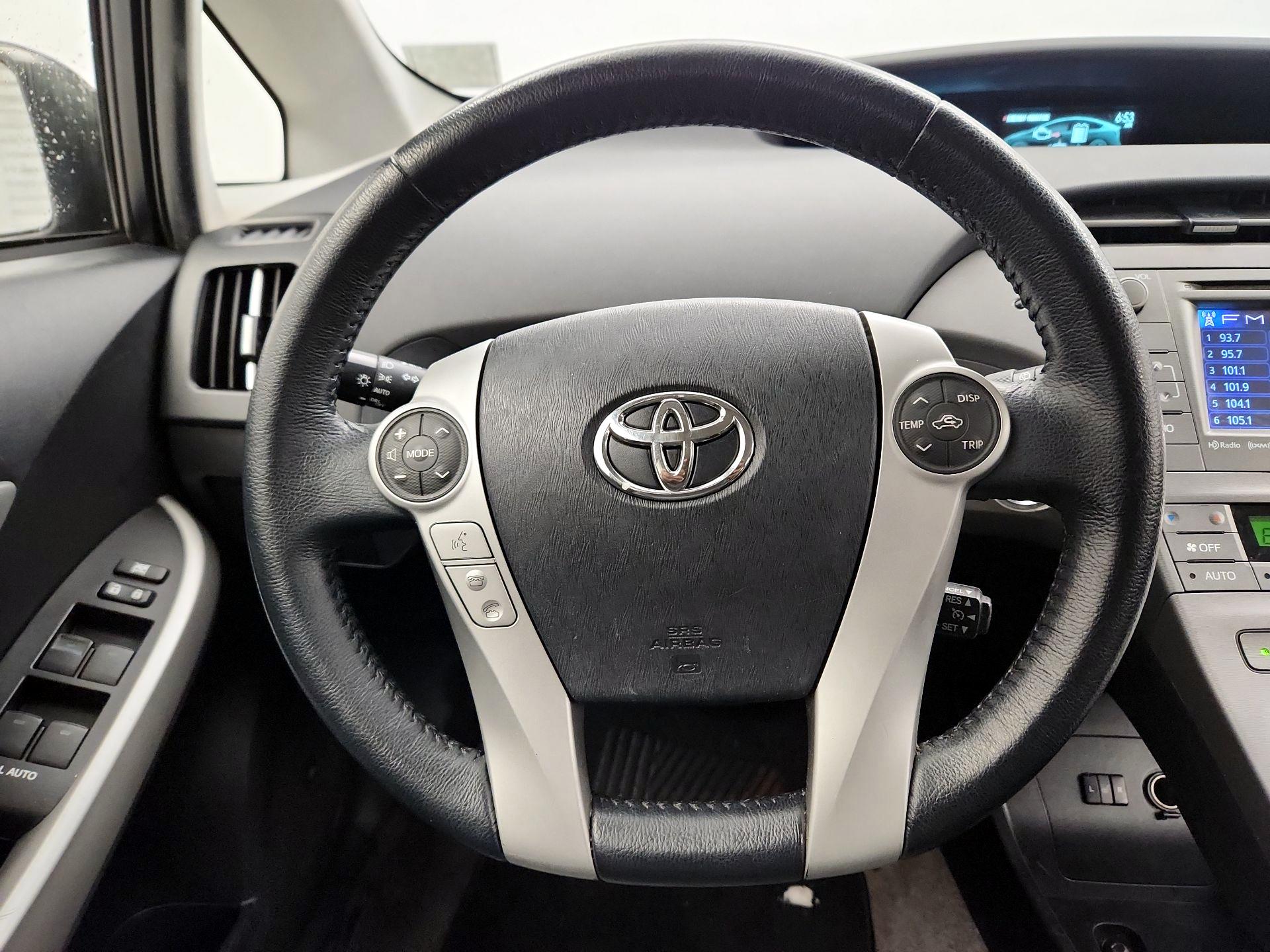 Thumbnail: 2015 Toyota Prius - 10