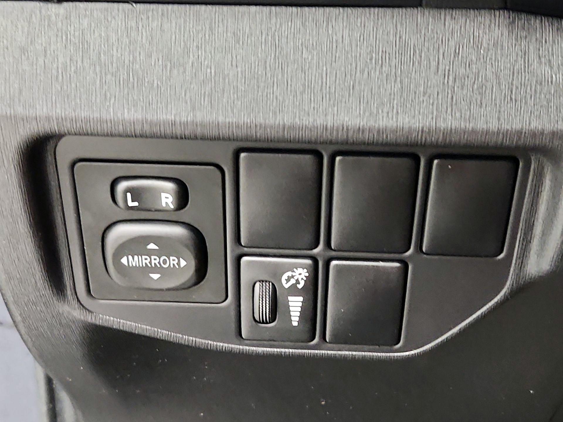 Thumbnail: 2015 Toyota Prius - 13