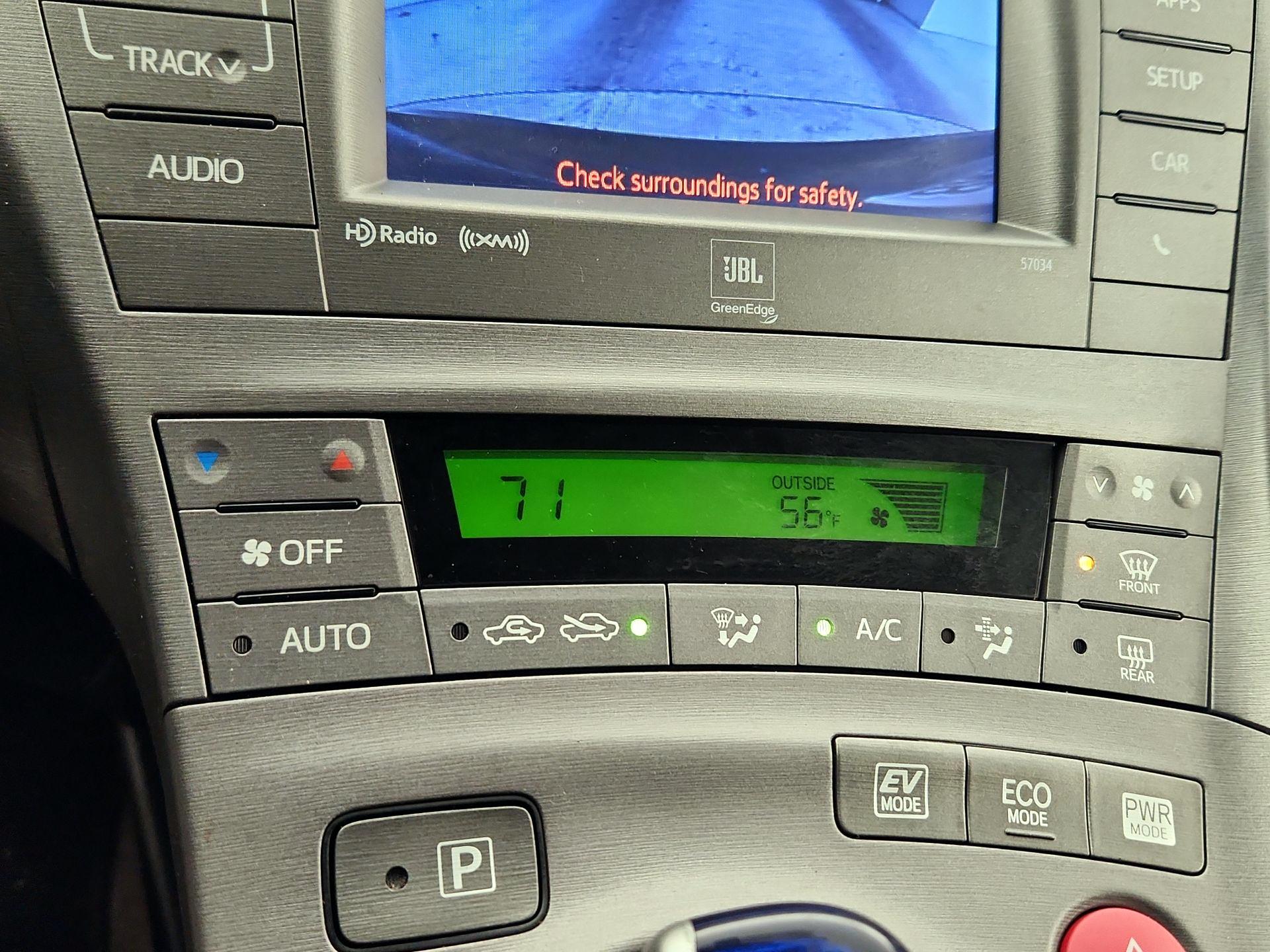 Thumbnail: 2015 Toyota Prius - 16