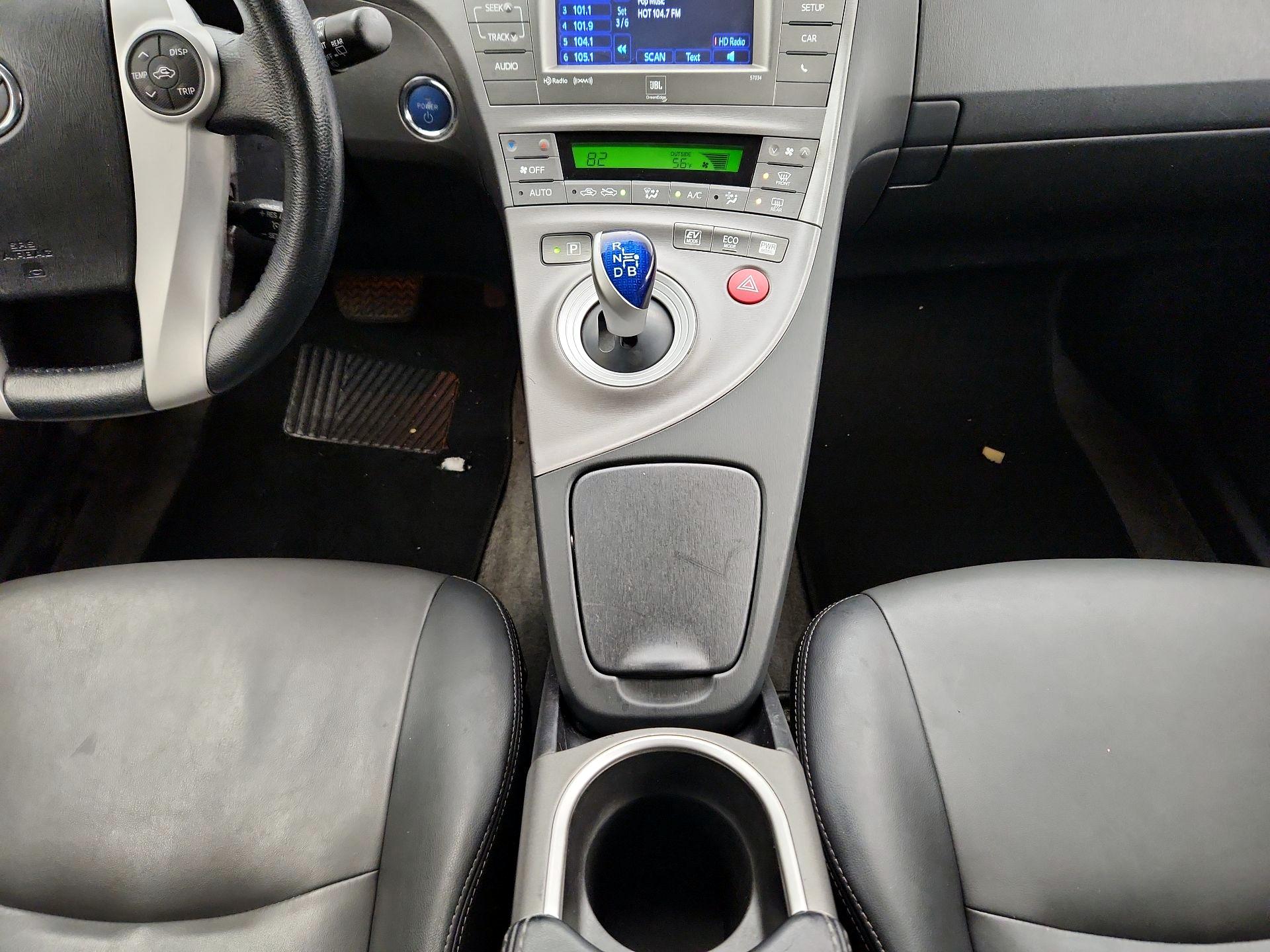 Thumbnail: 2015 Toyota Prius - 17