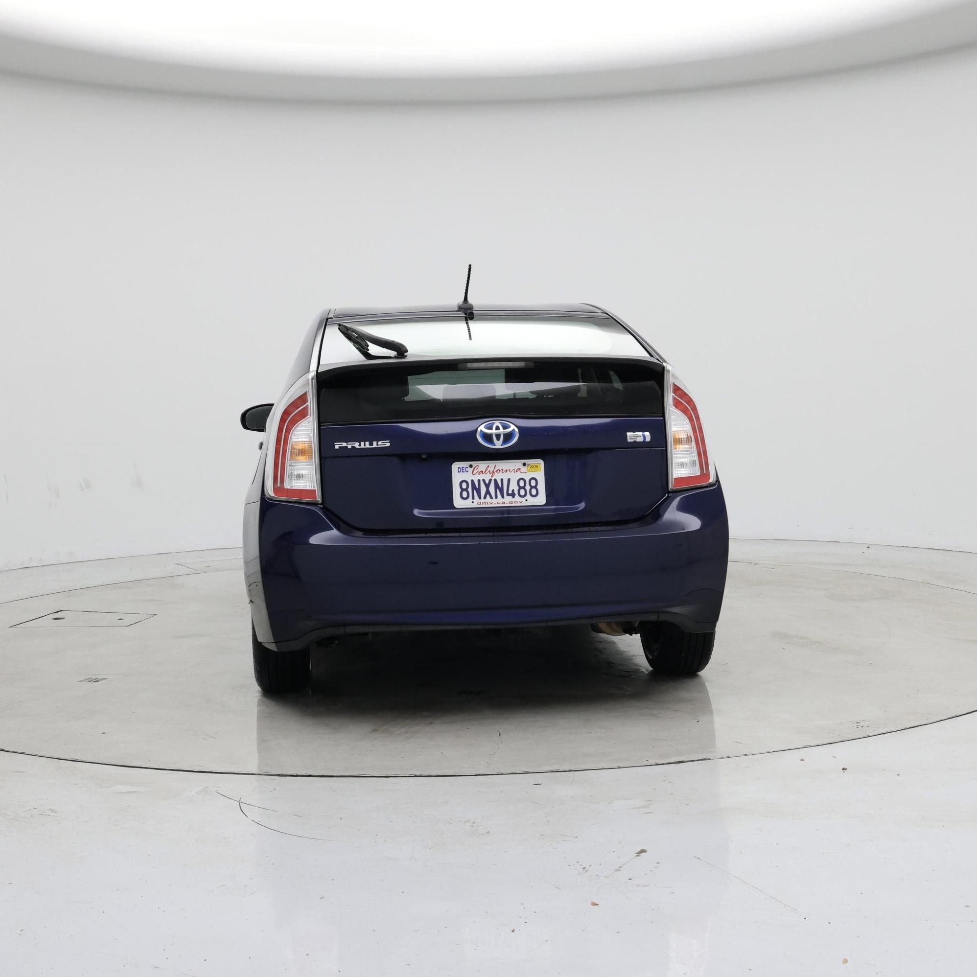 Thumbnail: 2015 Toyota Prius - 6