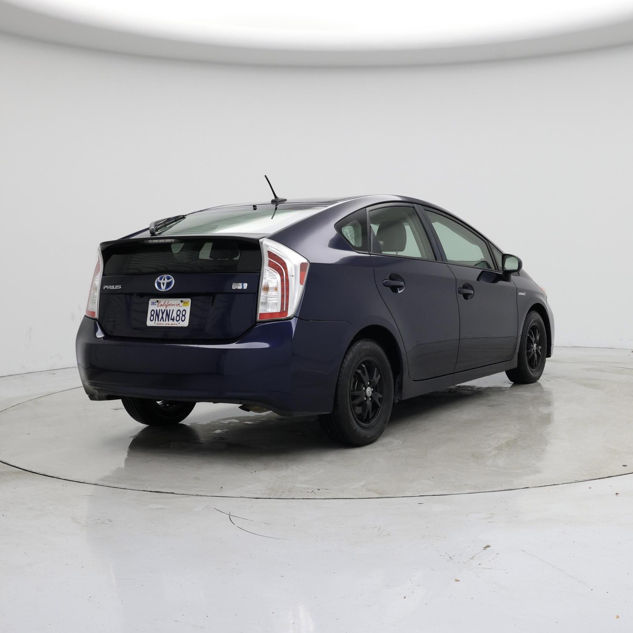 Thumbnail: 2015 Toyota Prius - 8