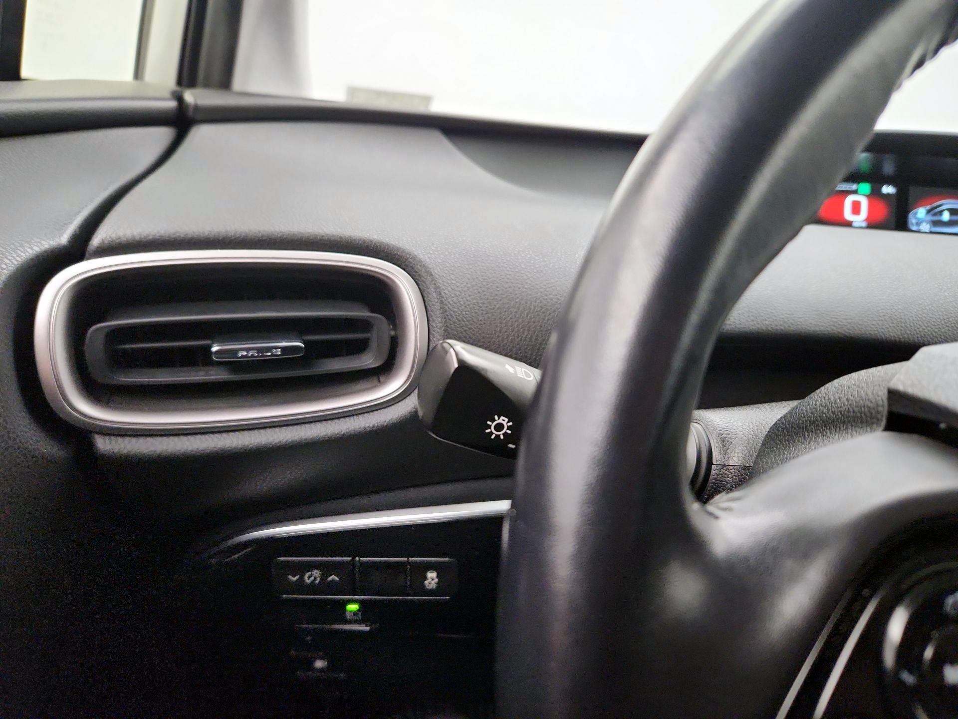 Thumbnail: 2022 Toyota Prius Prime - 13