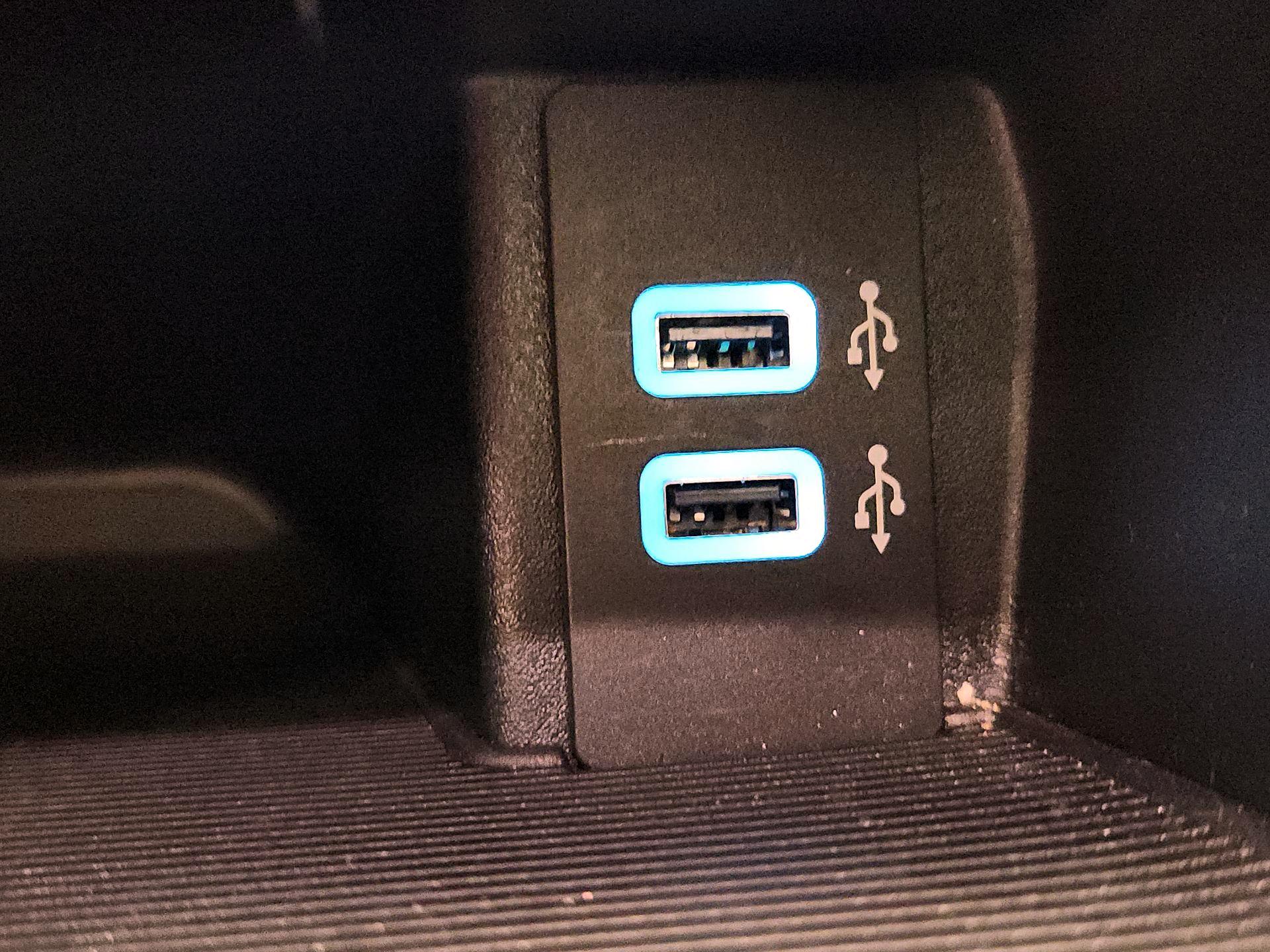 Thumbnail: 2017 Ford Edge - 19