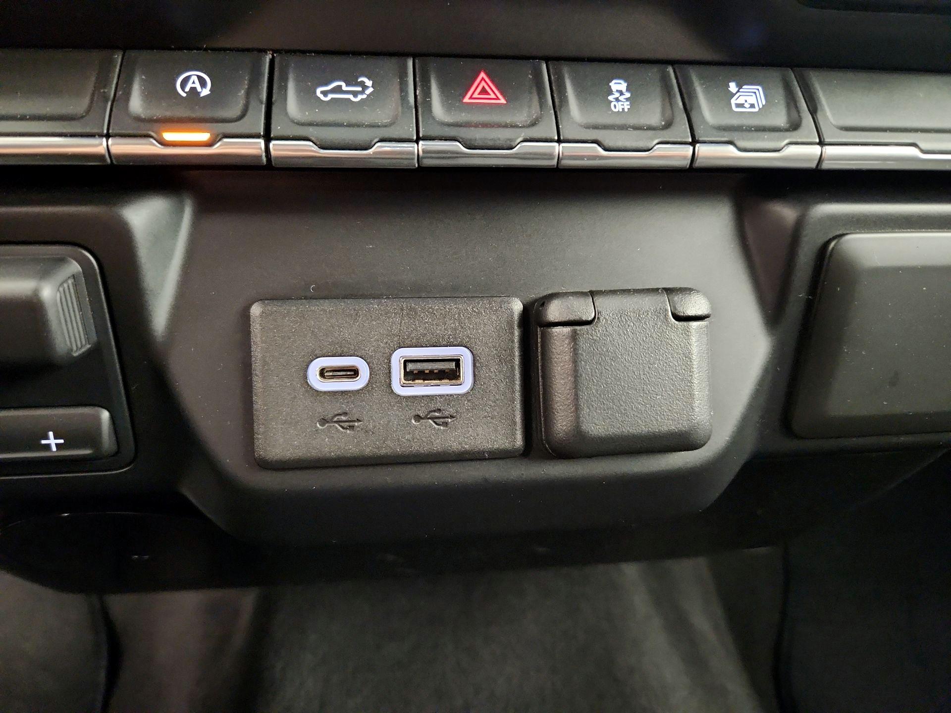 Thumbnail: 2020 Chevrolet Silverado 1500 - 18