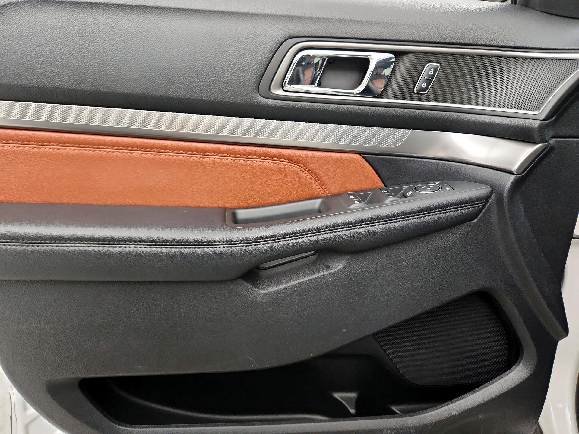 Thumbnail: 2019 Ford Explorer - 12