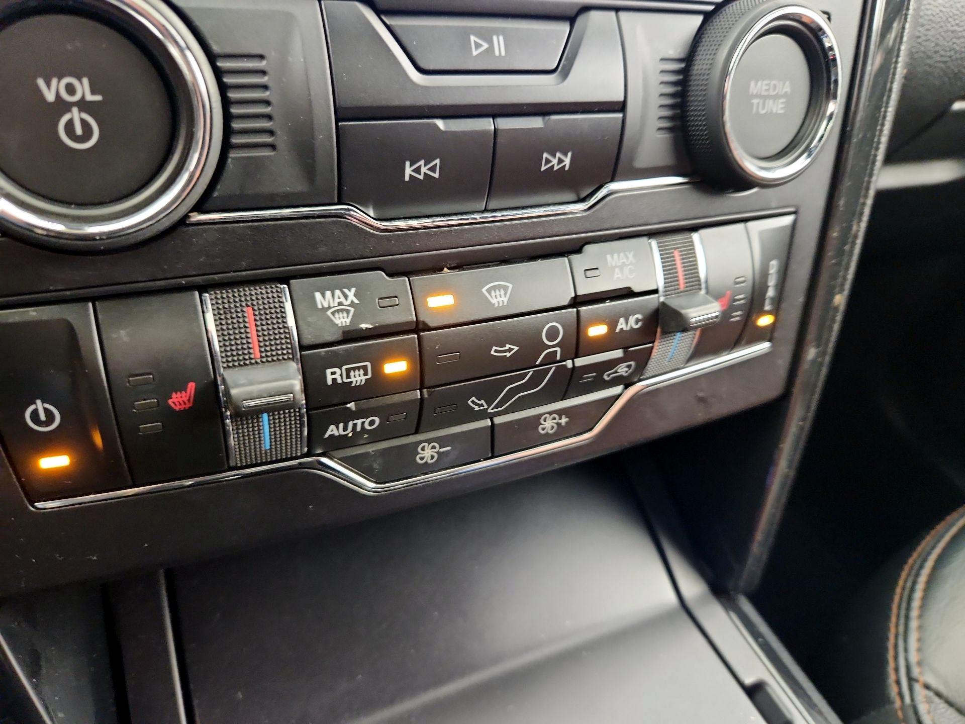 Thumbnail: 2019 Ford Explorer - 17