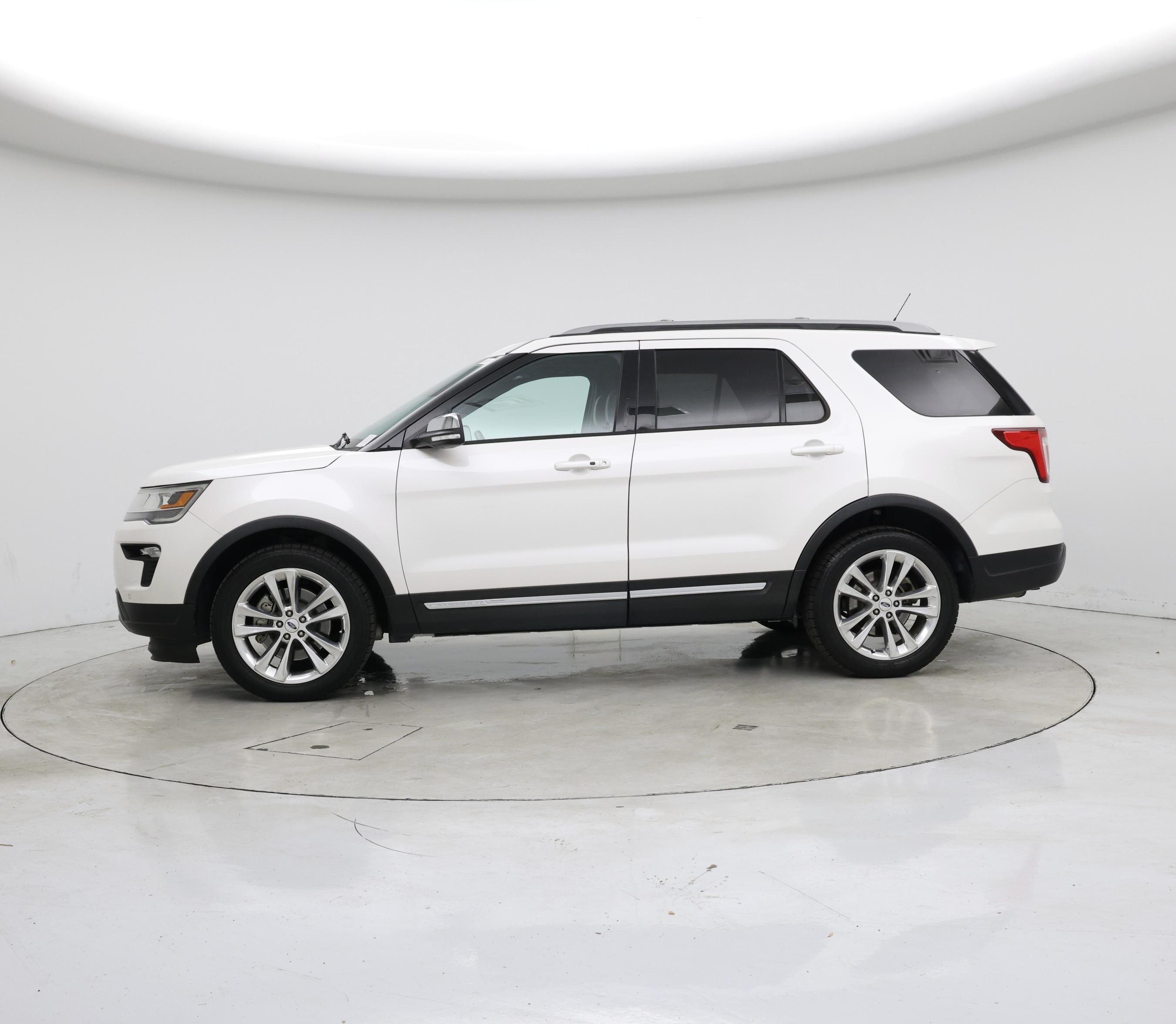 Thumbnail: 2019 Ford Explorer - 3