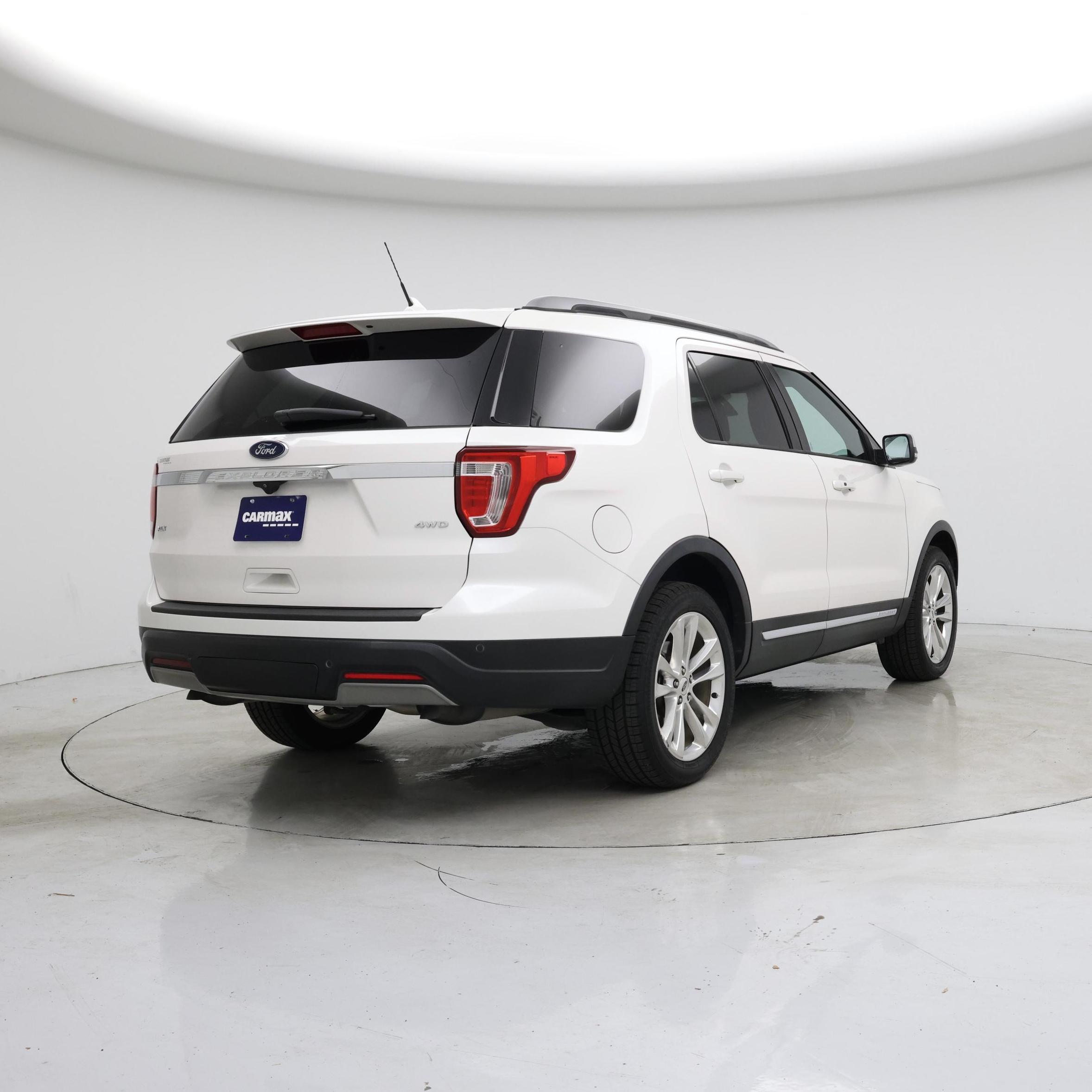 Thumbnail: 2019 Ford Explorer - 8