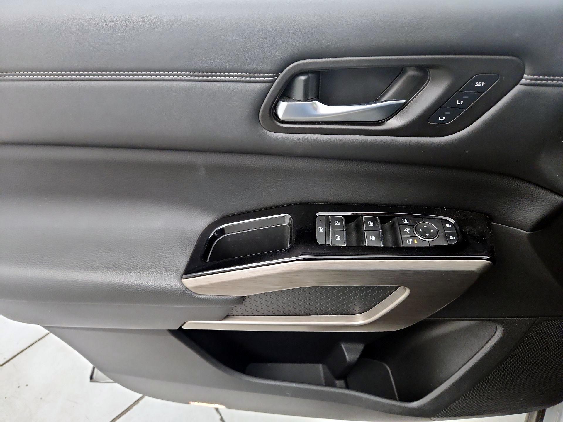 Thumbnail: 2022 Nissan Pathfinder - 12