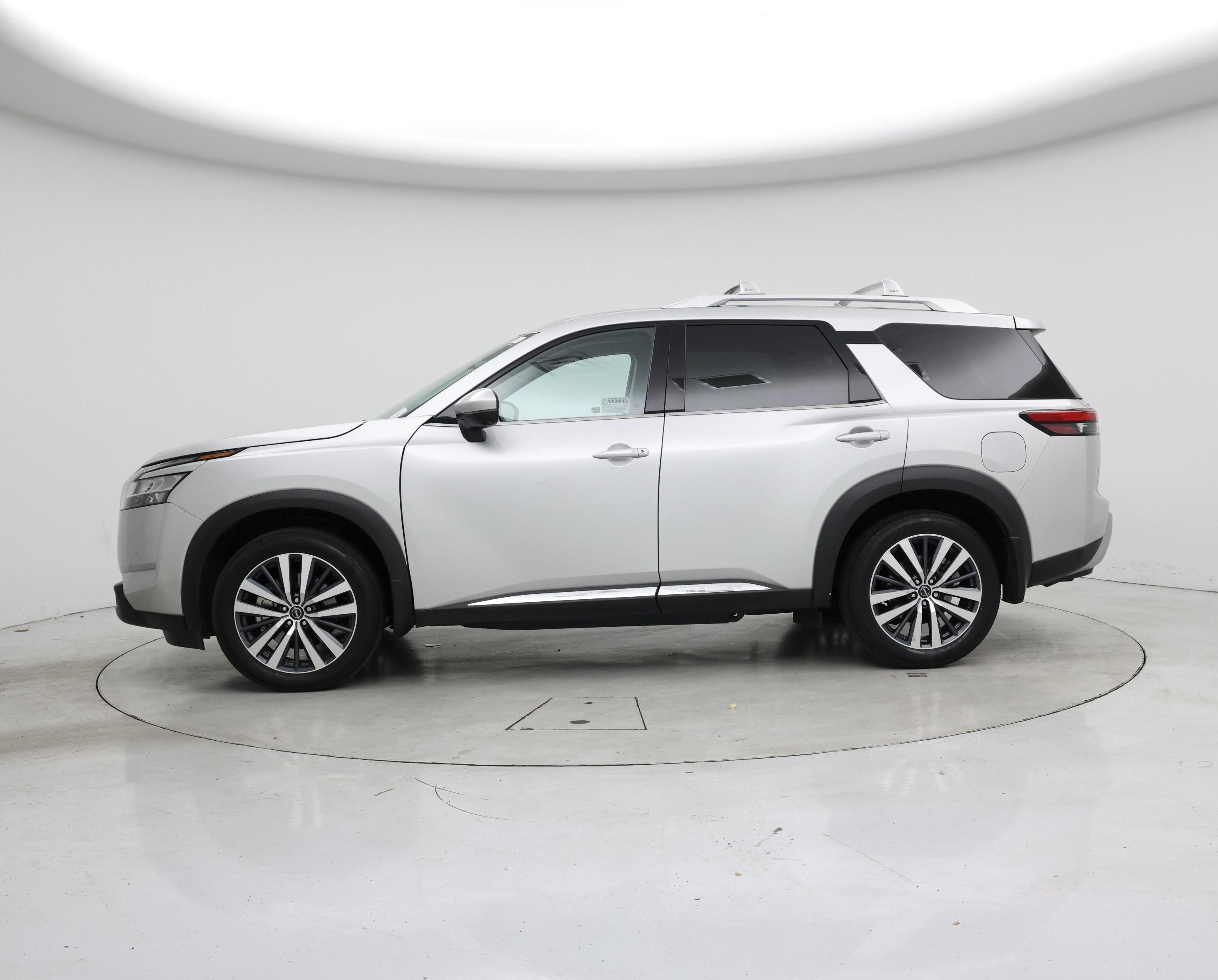 Thumbnail: 2022 Nissan Pathfinder - 3