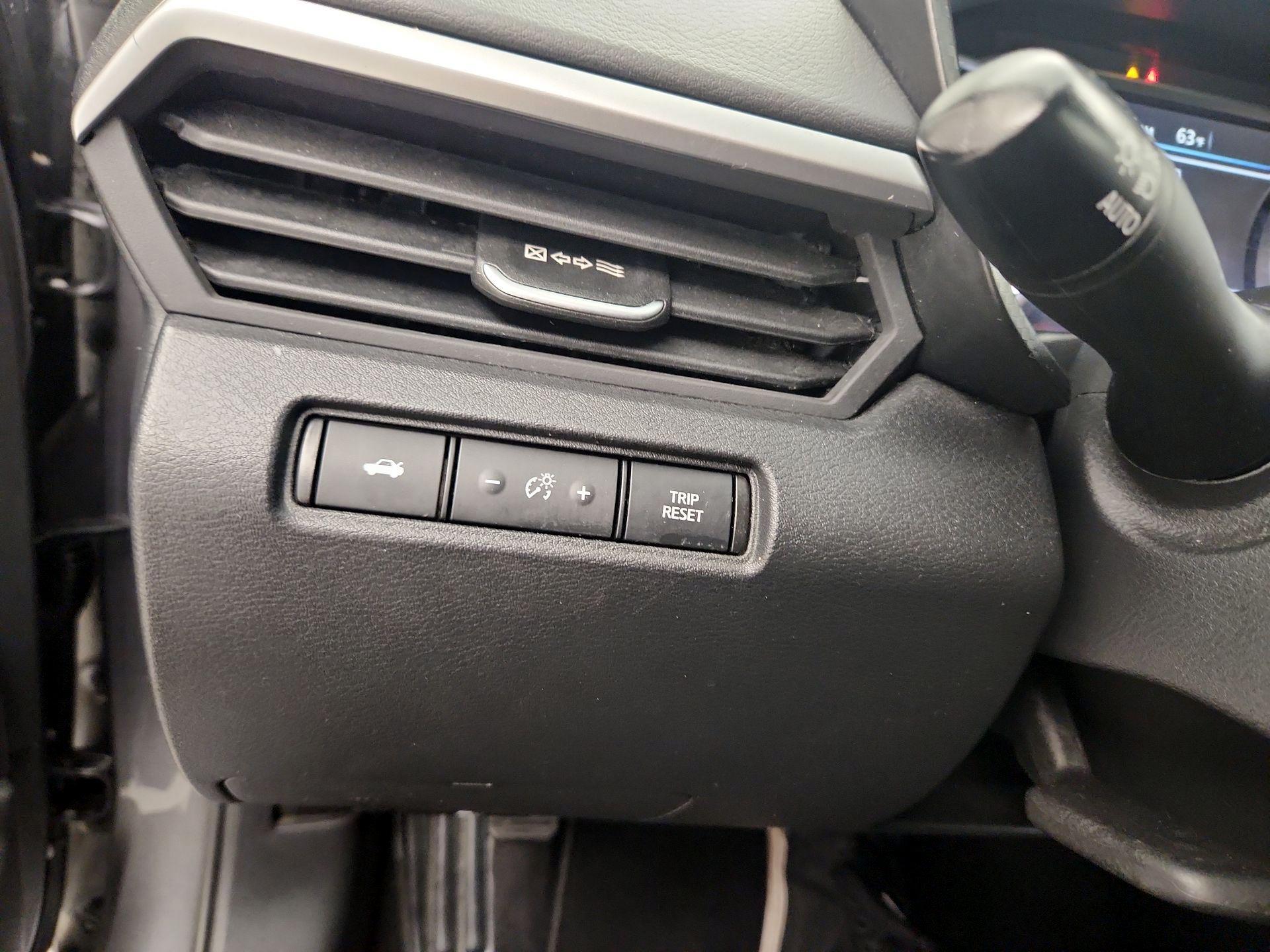 Thumbnail: 2020 Nissan Altima - 13