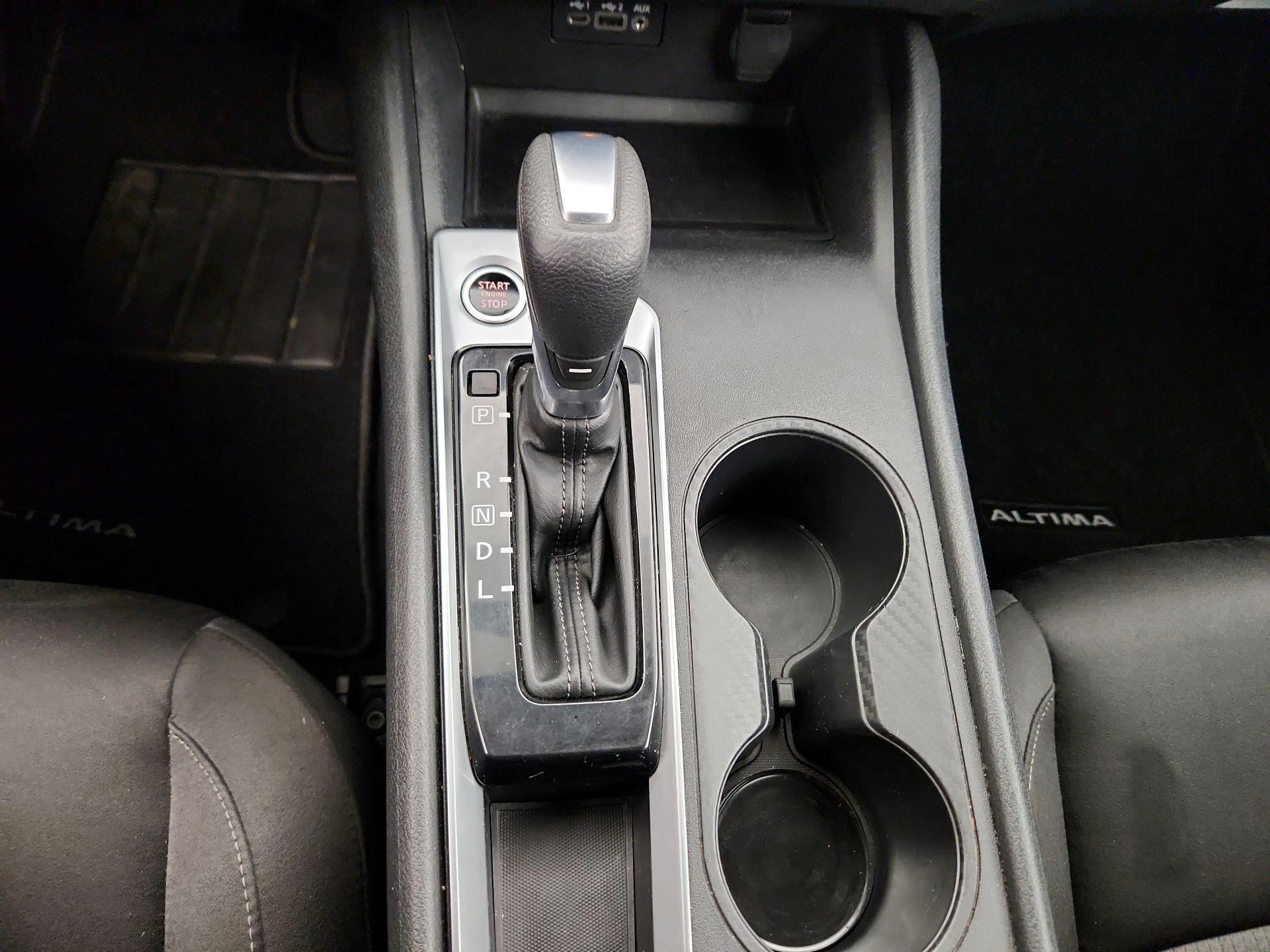 Thumbnail: 2020 Nissan Altima - 17