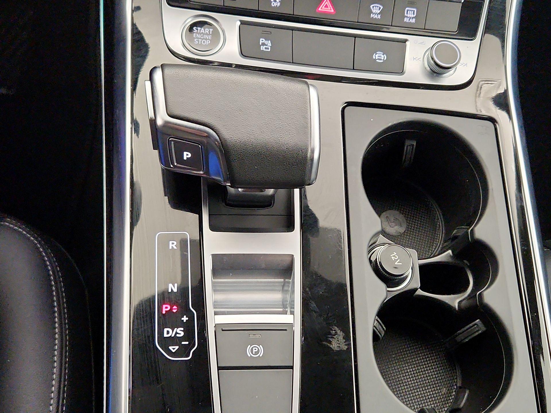 Thumbnail: 2023 Audi Q8 - 18