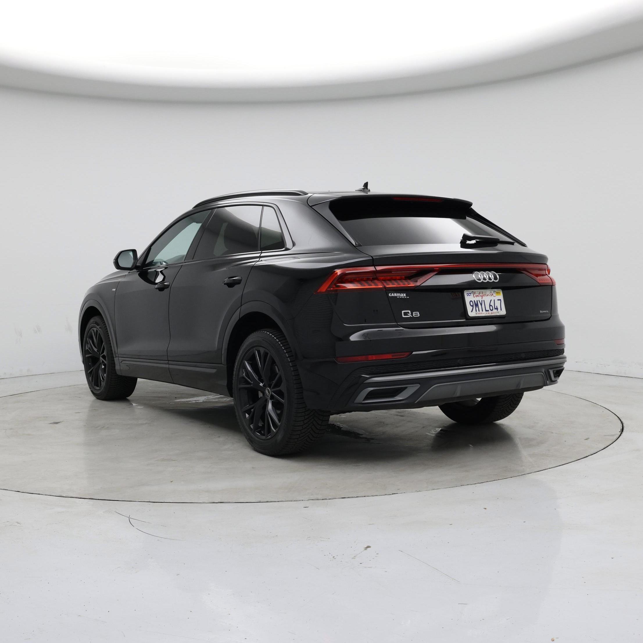 Thumbnail: 2023 Audi Q8 - 2