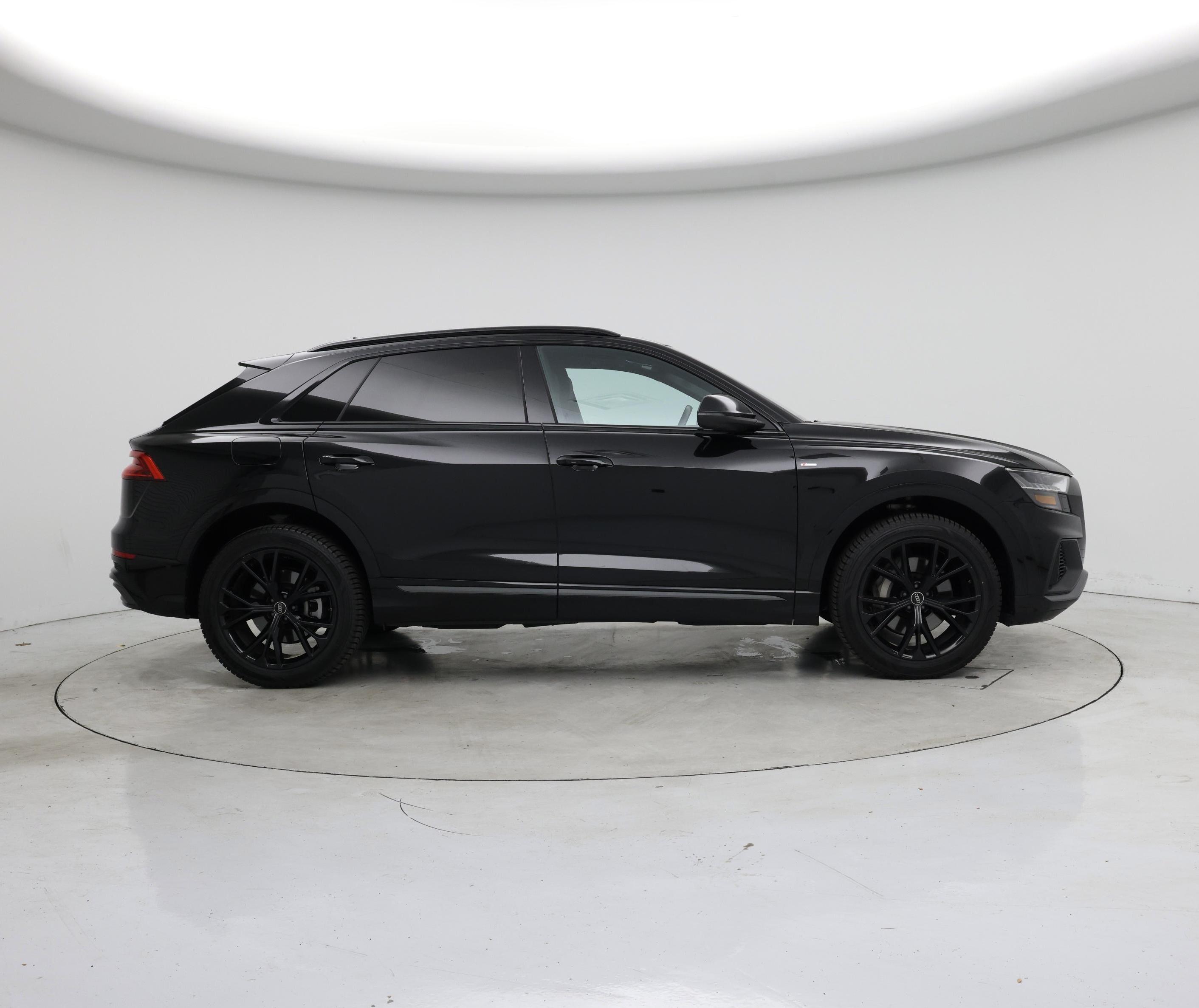 Thumbnail: 2023 Audi Q8 - 7