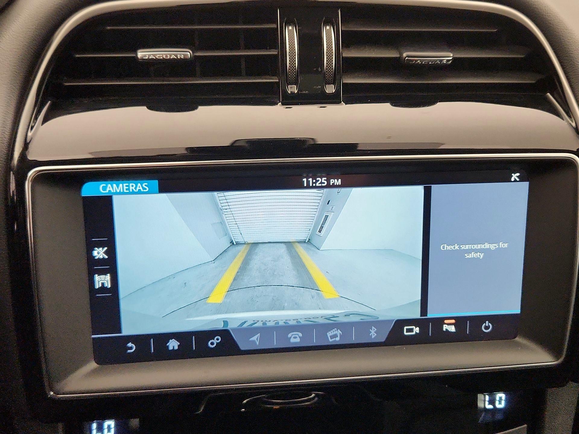 Thumbnail: 2019 Jaguar F-Pace - 14