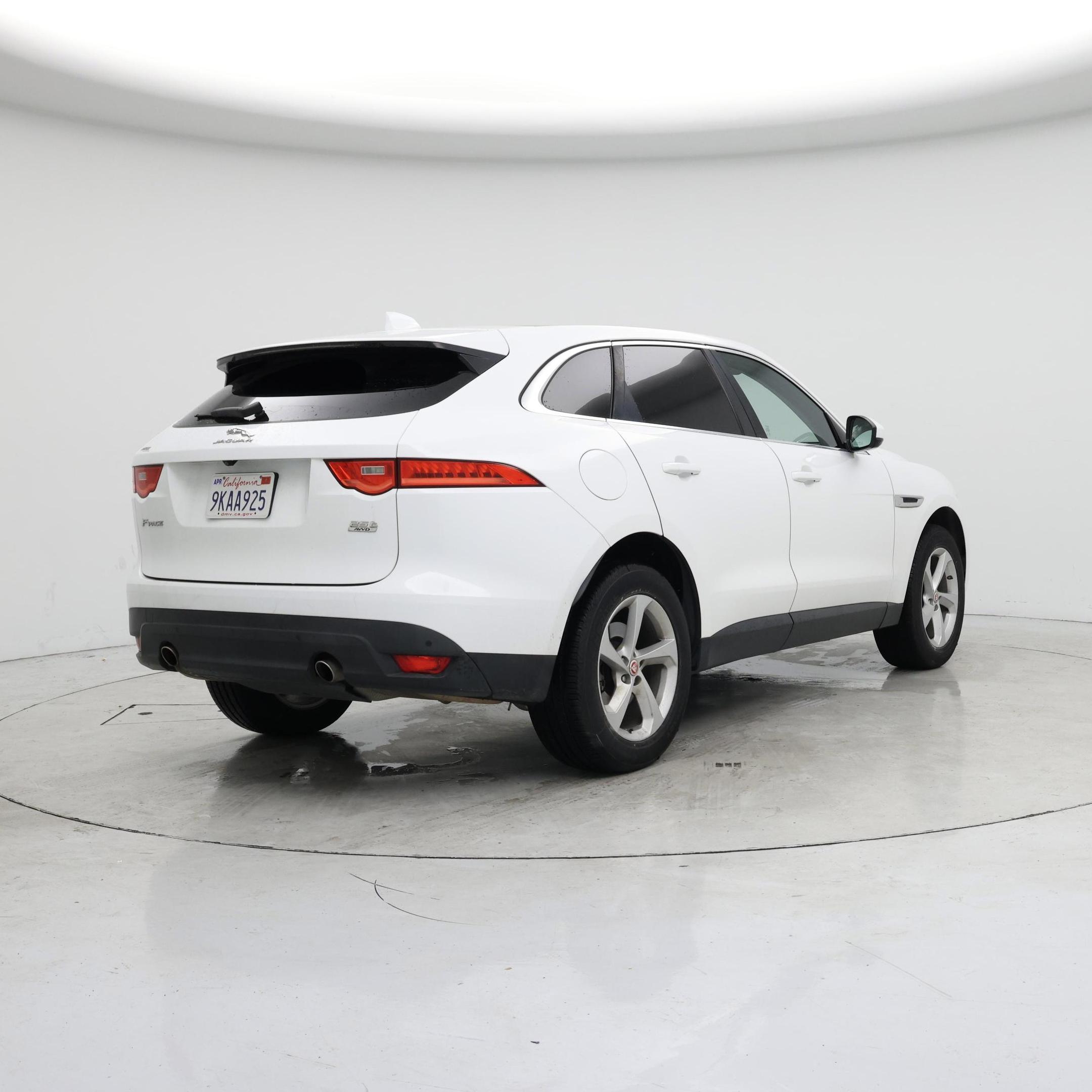 Thumbnail: 2019 Jaguar F-Pace - 8