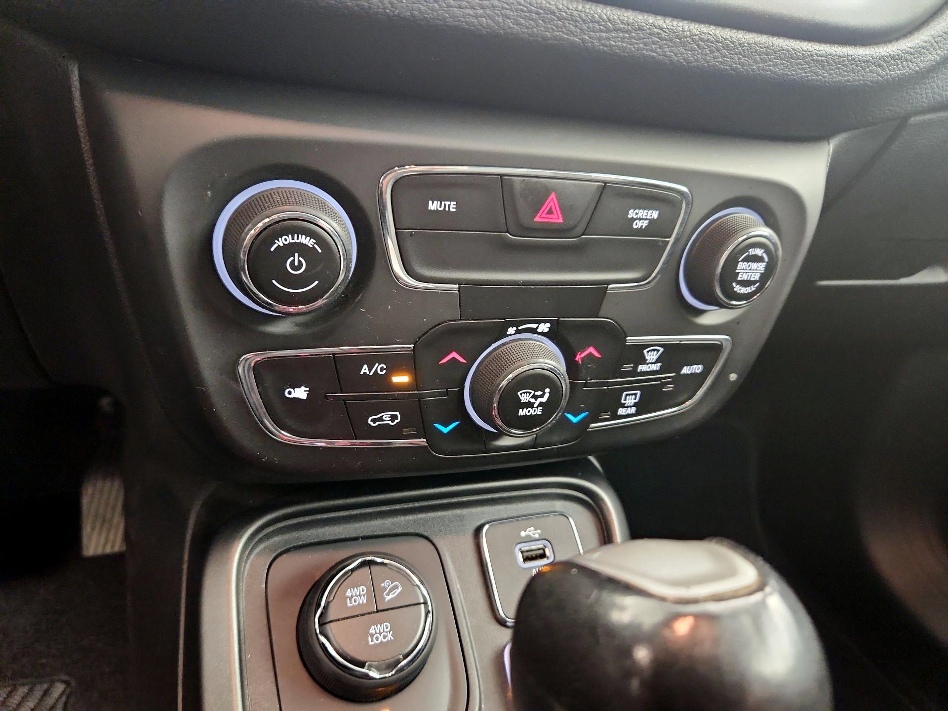 Thumbnail: 2018 Jeep Compass - 16