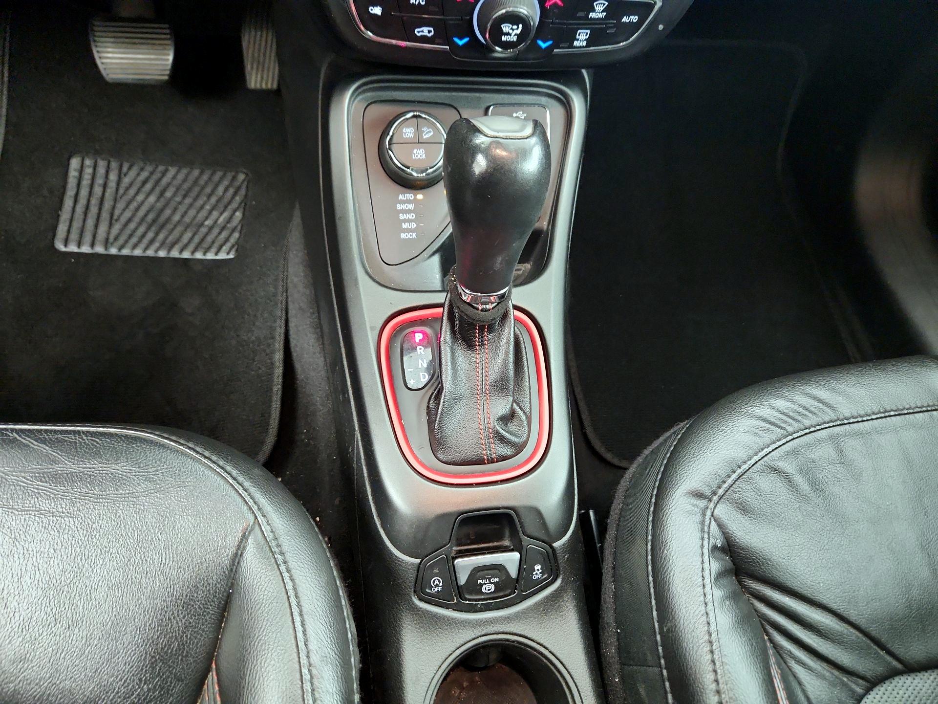 Thumbnail: 2018 Jeep Compass - 17