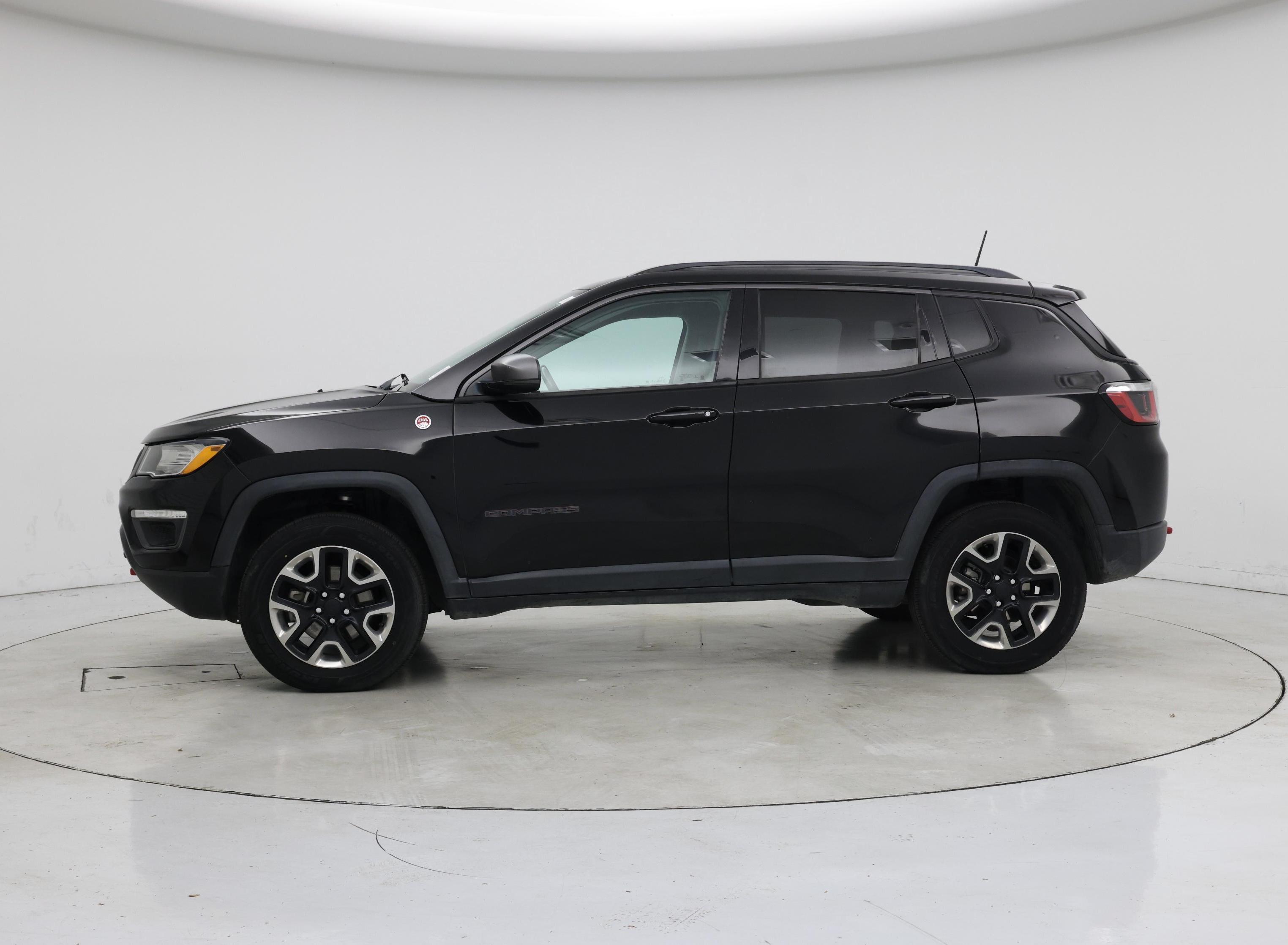 Thumbnail: 2018 Jeep Compass - 8