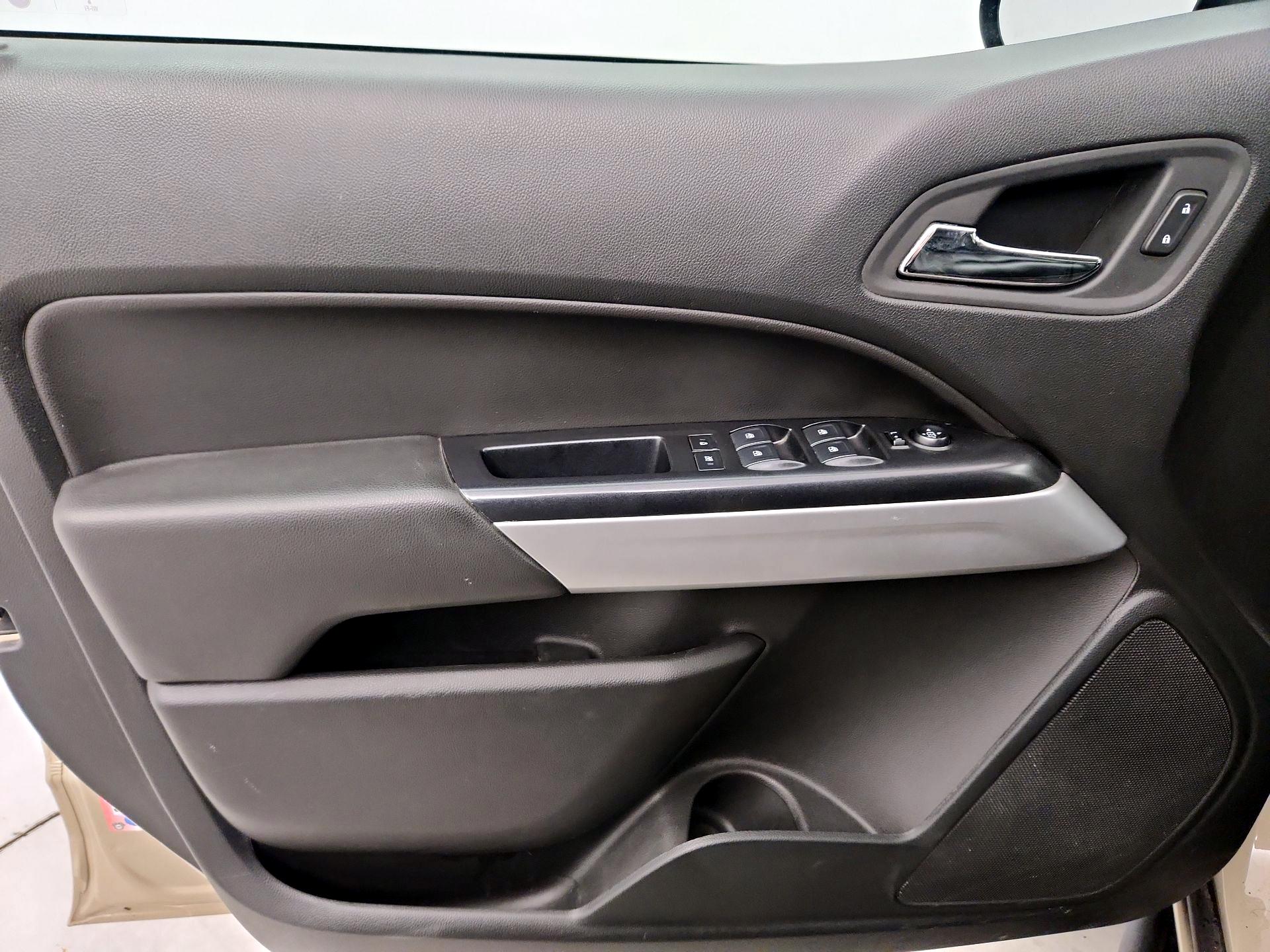 Thumbnail: 2022 Chevrolet Colorado - 12