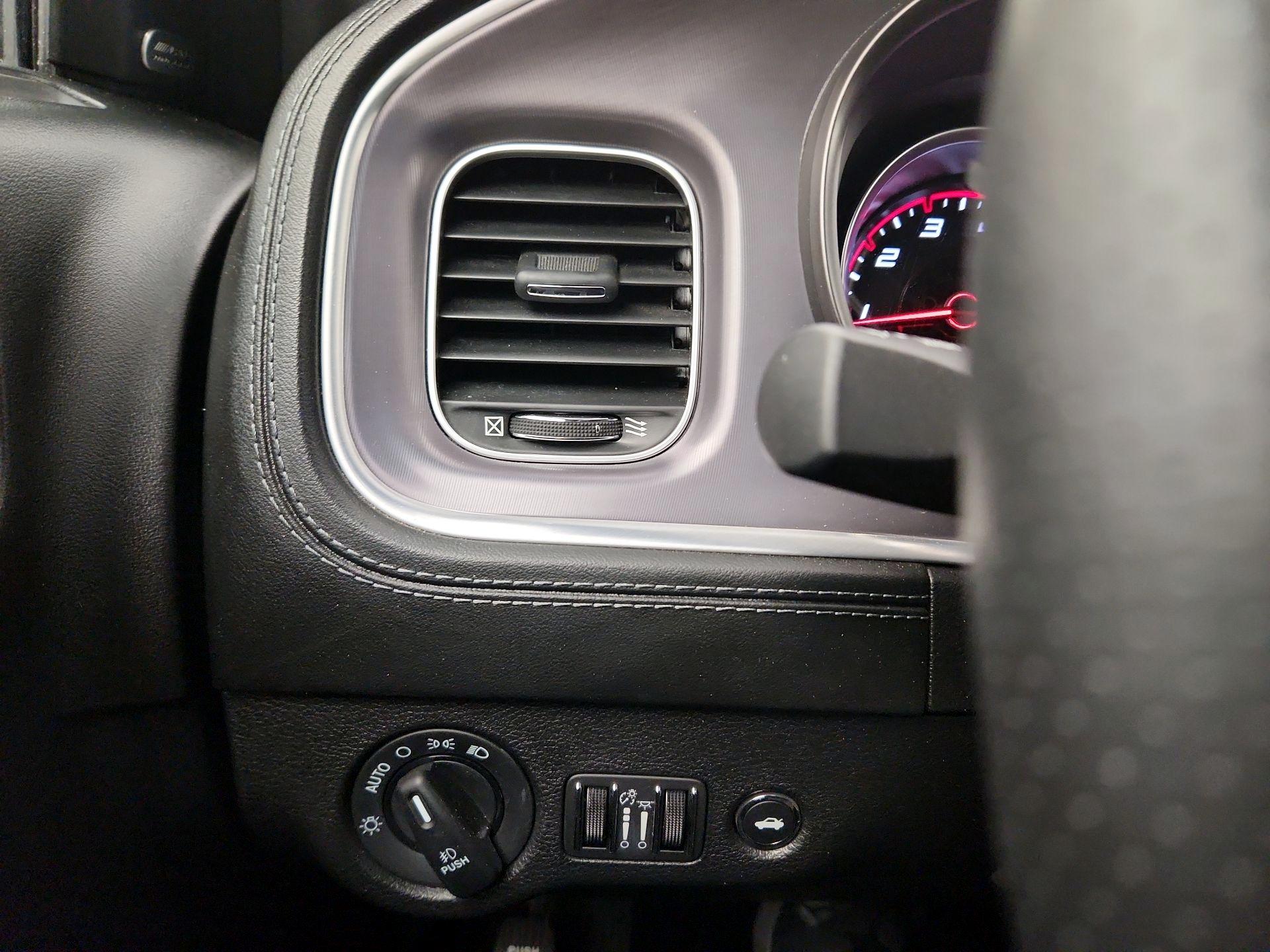 Thumbnail: 2021 Dodge Charger - 13