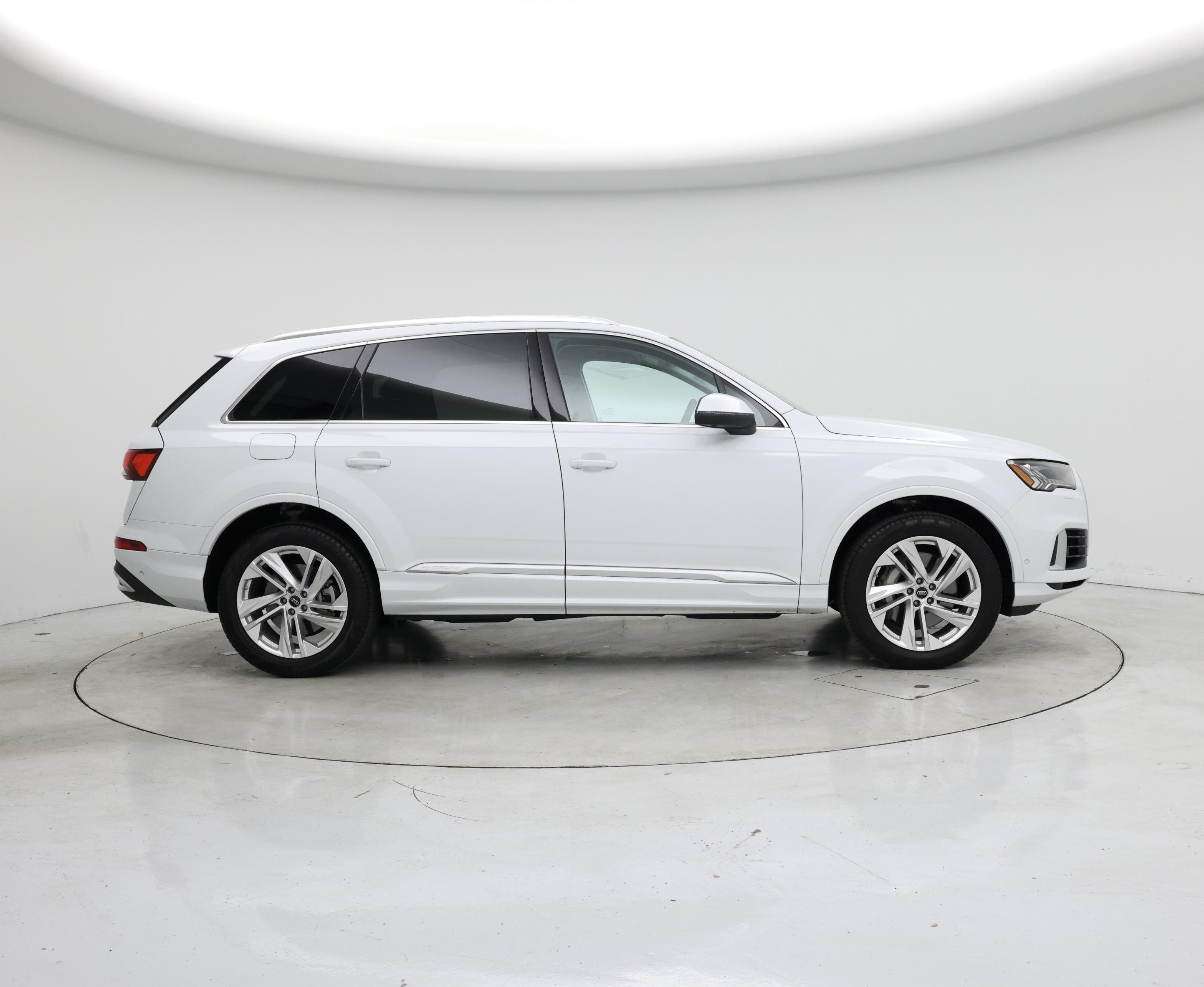 Thumbnail: 2023 Audi Q7 - 7