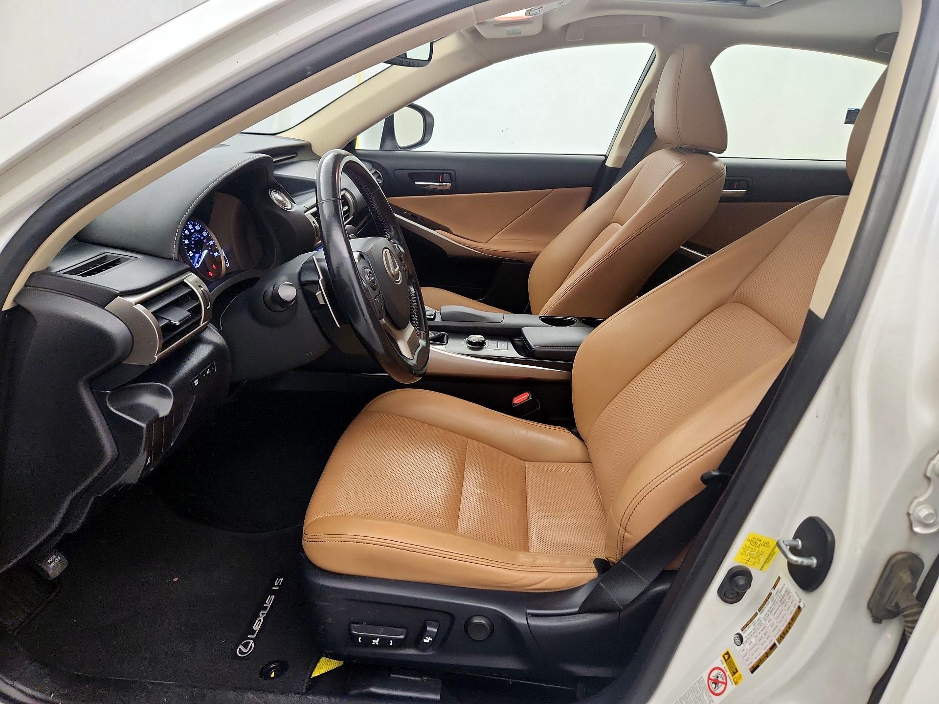 Thumbnail: 2016 Lexus IS - 11