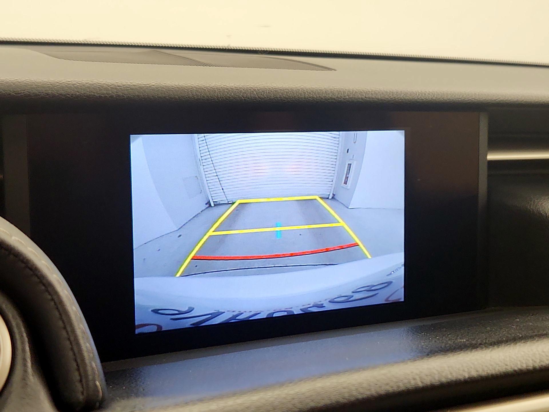 Thumbnail: 2016 Lexus IS - 15