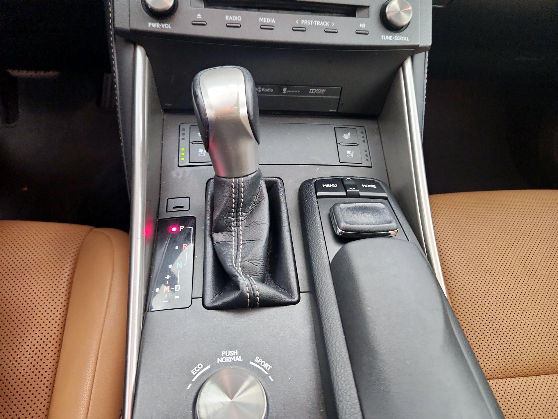 Thumbnail: 2016 Lexus IS - 18