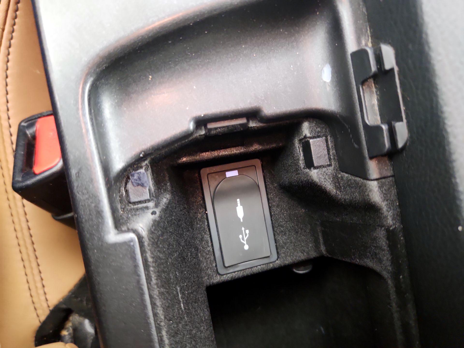 Thumbnail: 2016 Lexus IS - 19