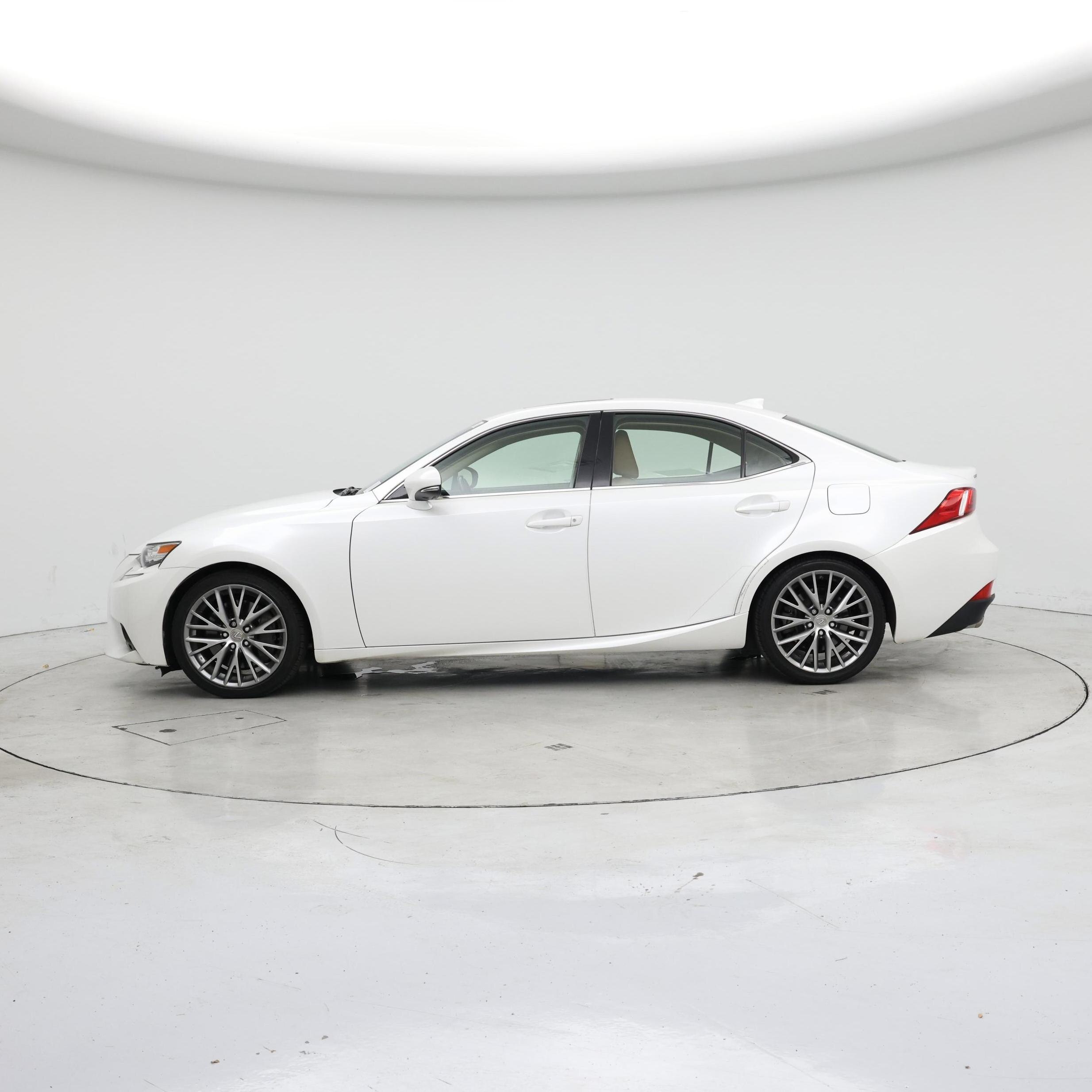 Thumbnail: 2016 Lexus IS - 3