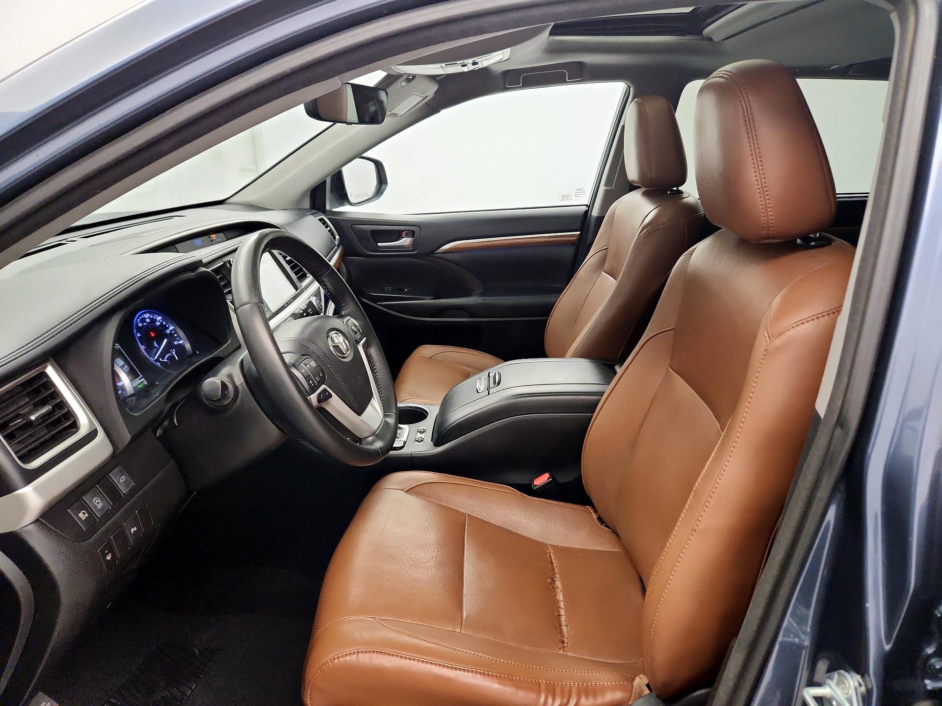 Thumbnail: 2017 Toyota Highlander - 11