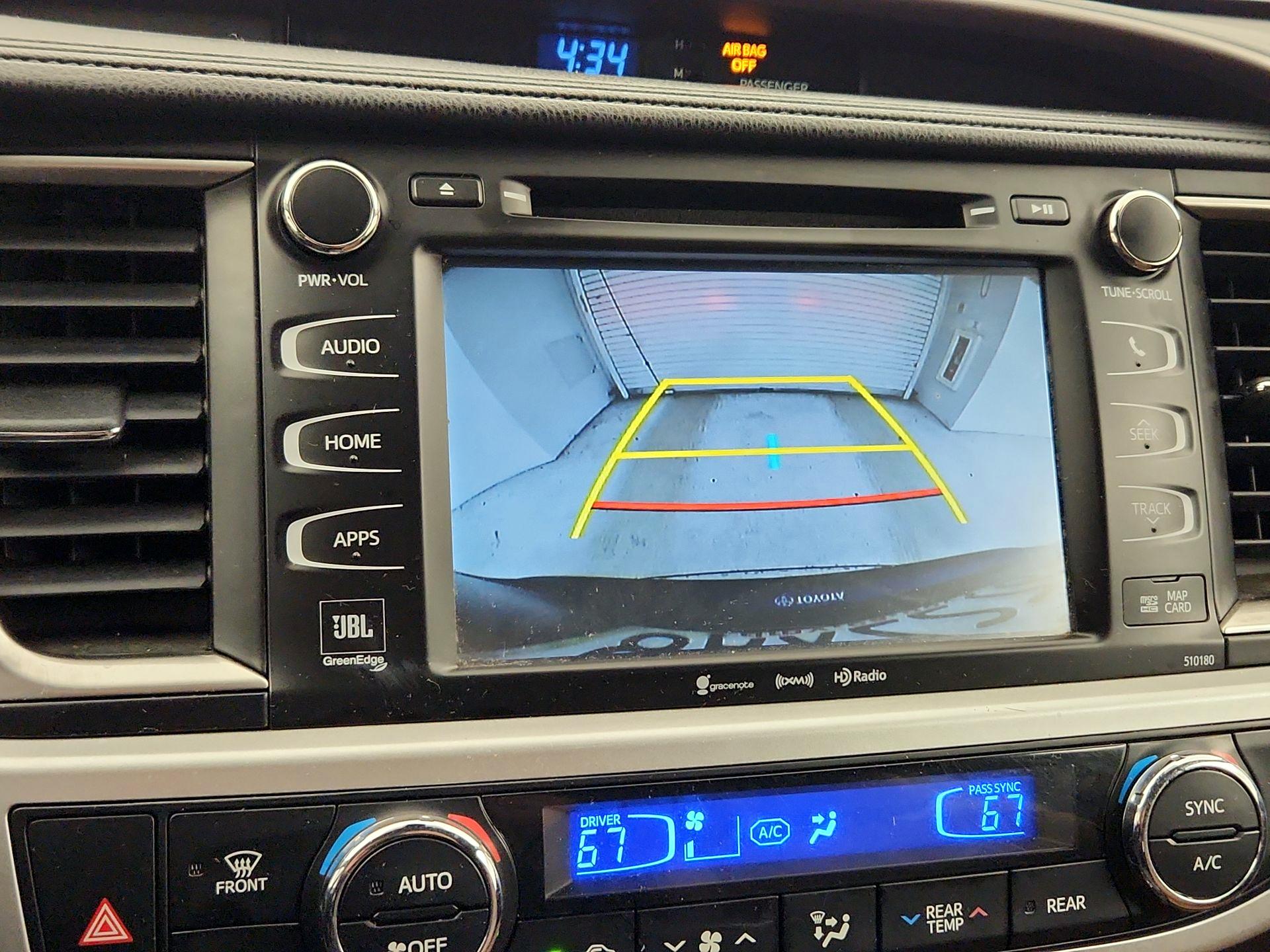 Thumbnail: 2017 Toyota Highlander - 14