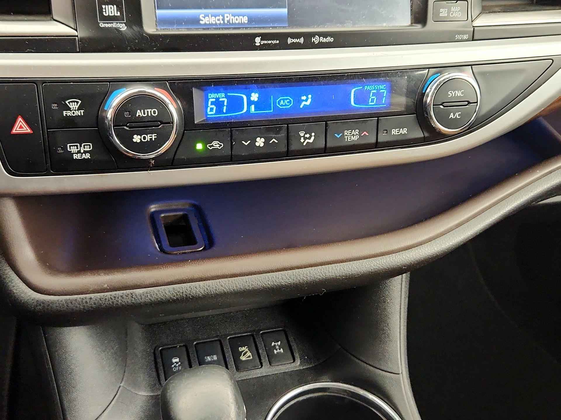 Thumbnail: 2017 Toyota Highlander - 16