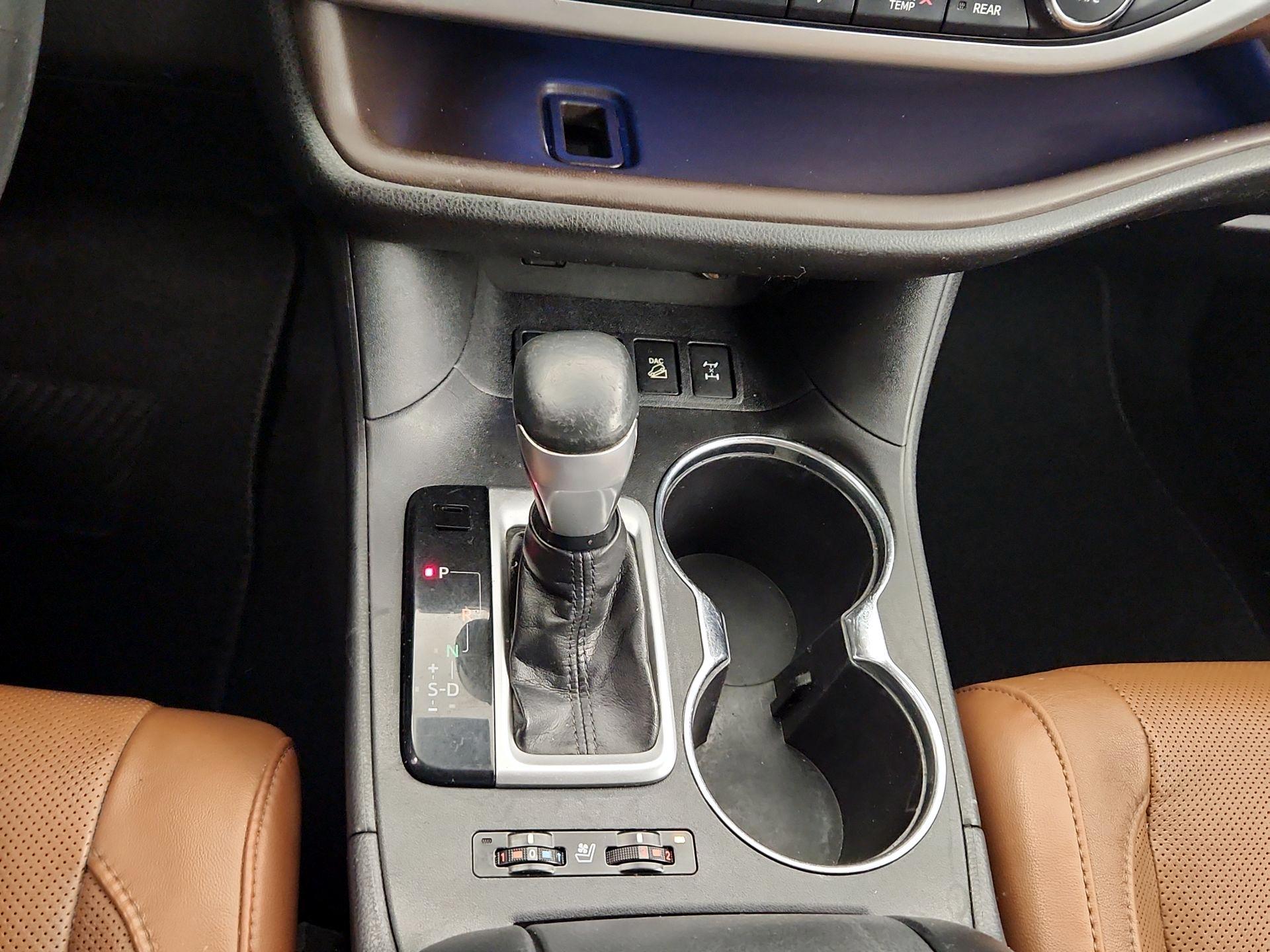 Thumbnail: 2017 Toyota Highlander - 17