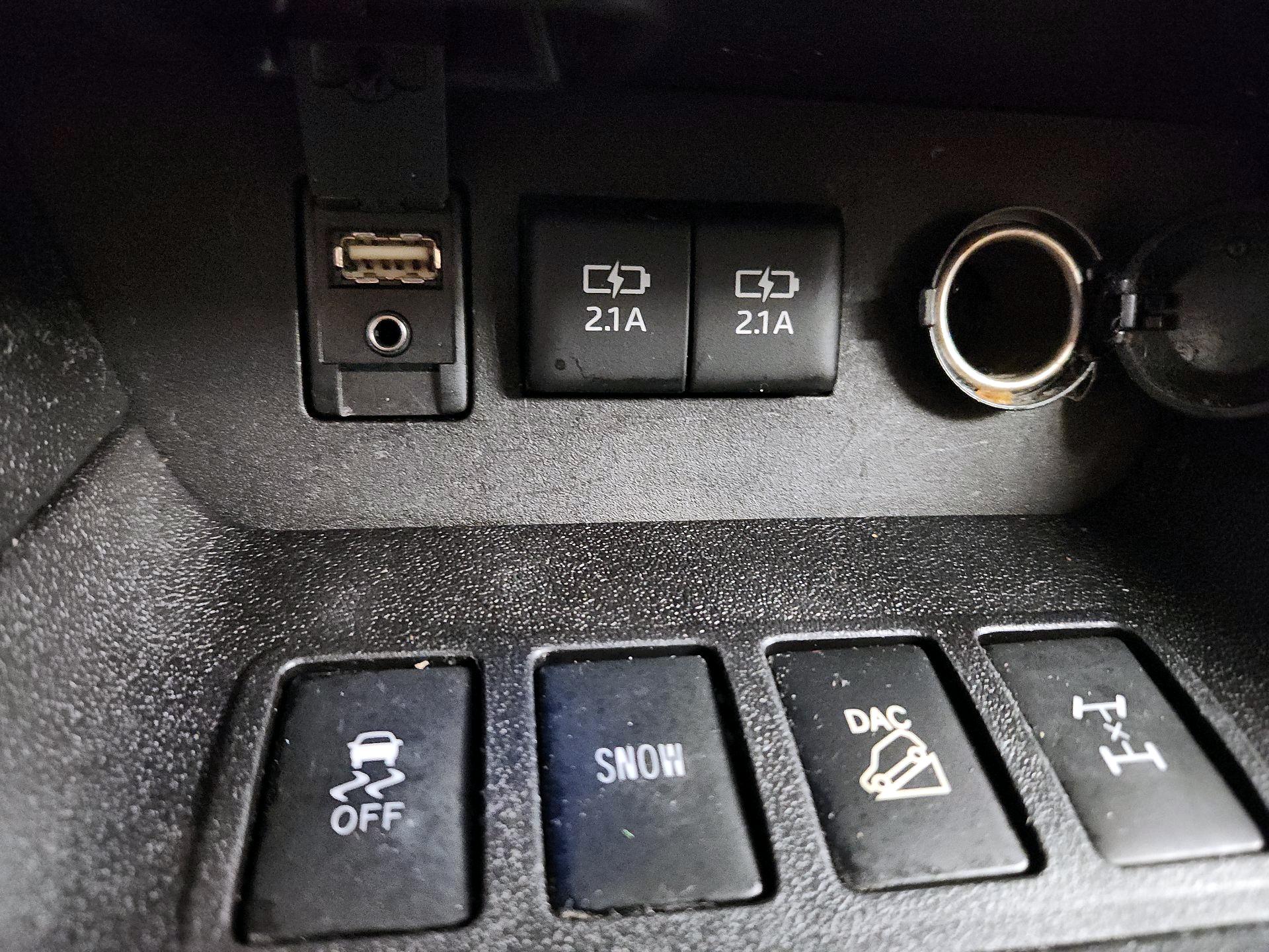 Thumbnail: 2017 Toyota Highlander - 18