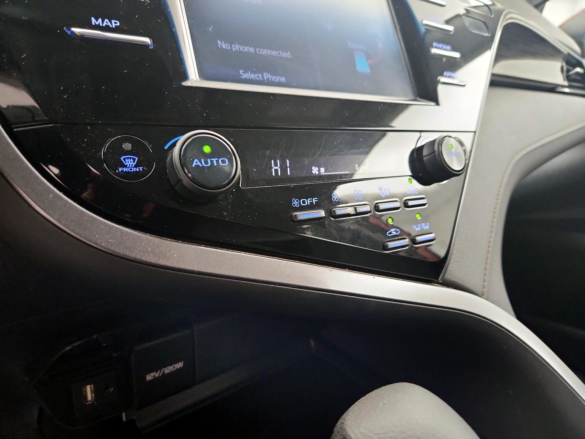 Thumbnail: 2019 Toyota Camry - 16