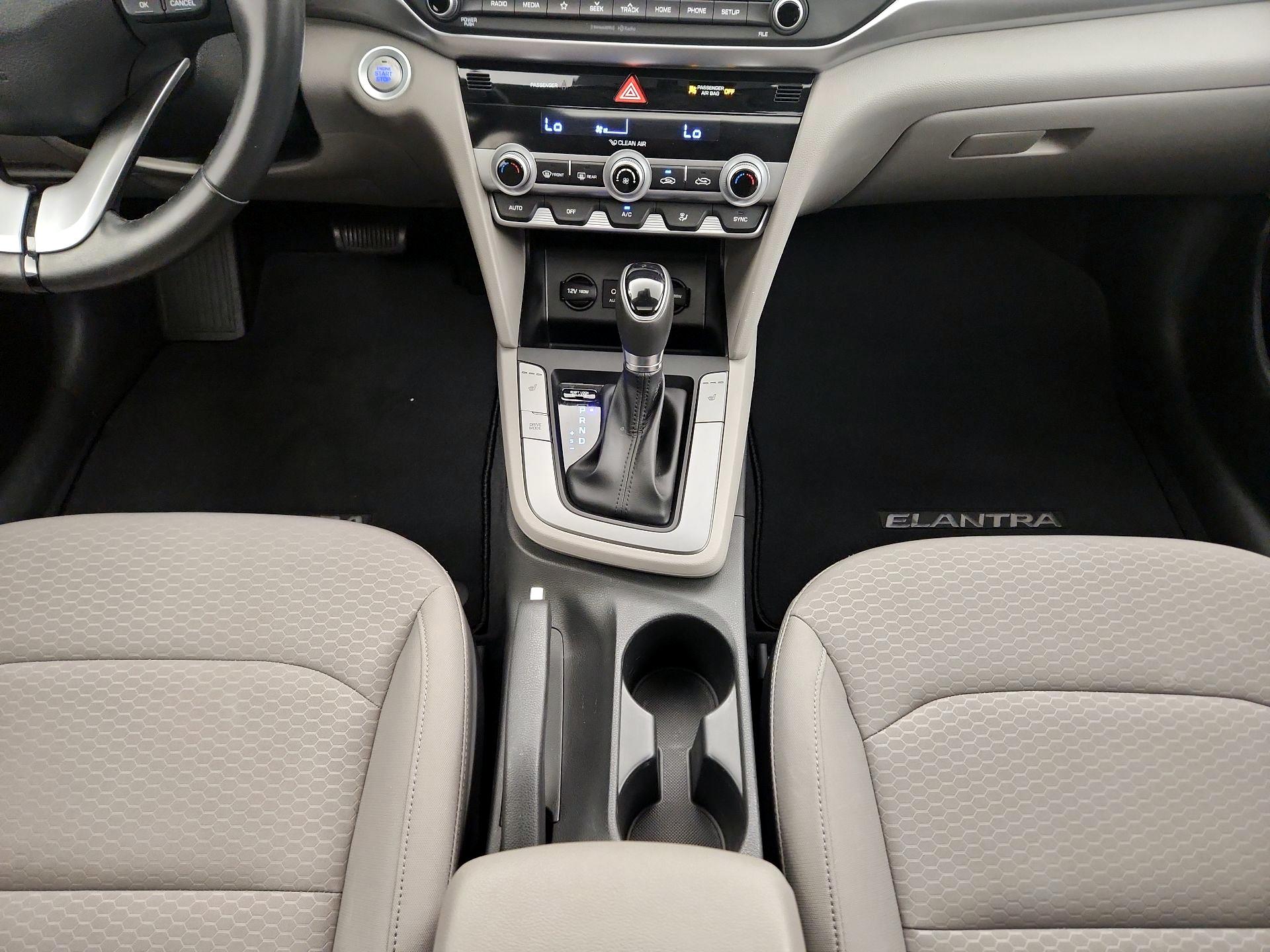 Thumbnail: 2020 Hyundai Elantra - 17