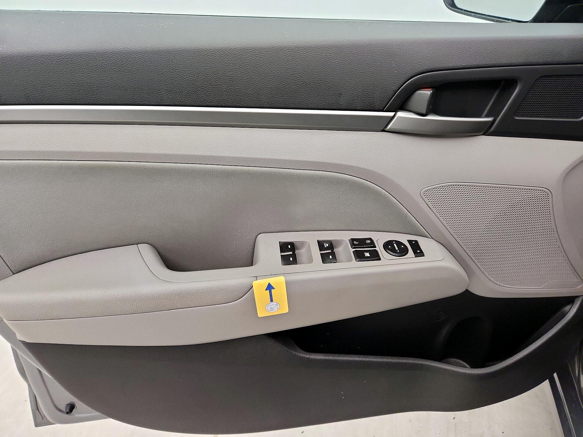 Thumbnail: 2018 Hyundai Elantra - 12