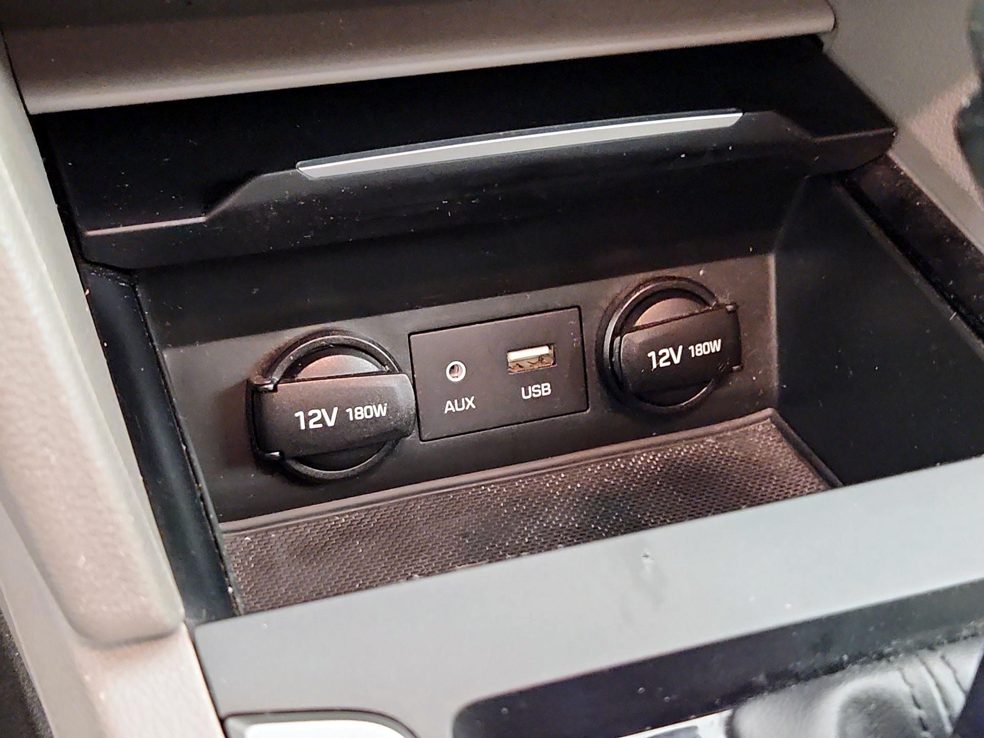 Thumbnail: 2018 Hyundai Elantra - 18