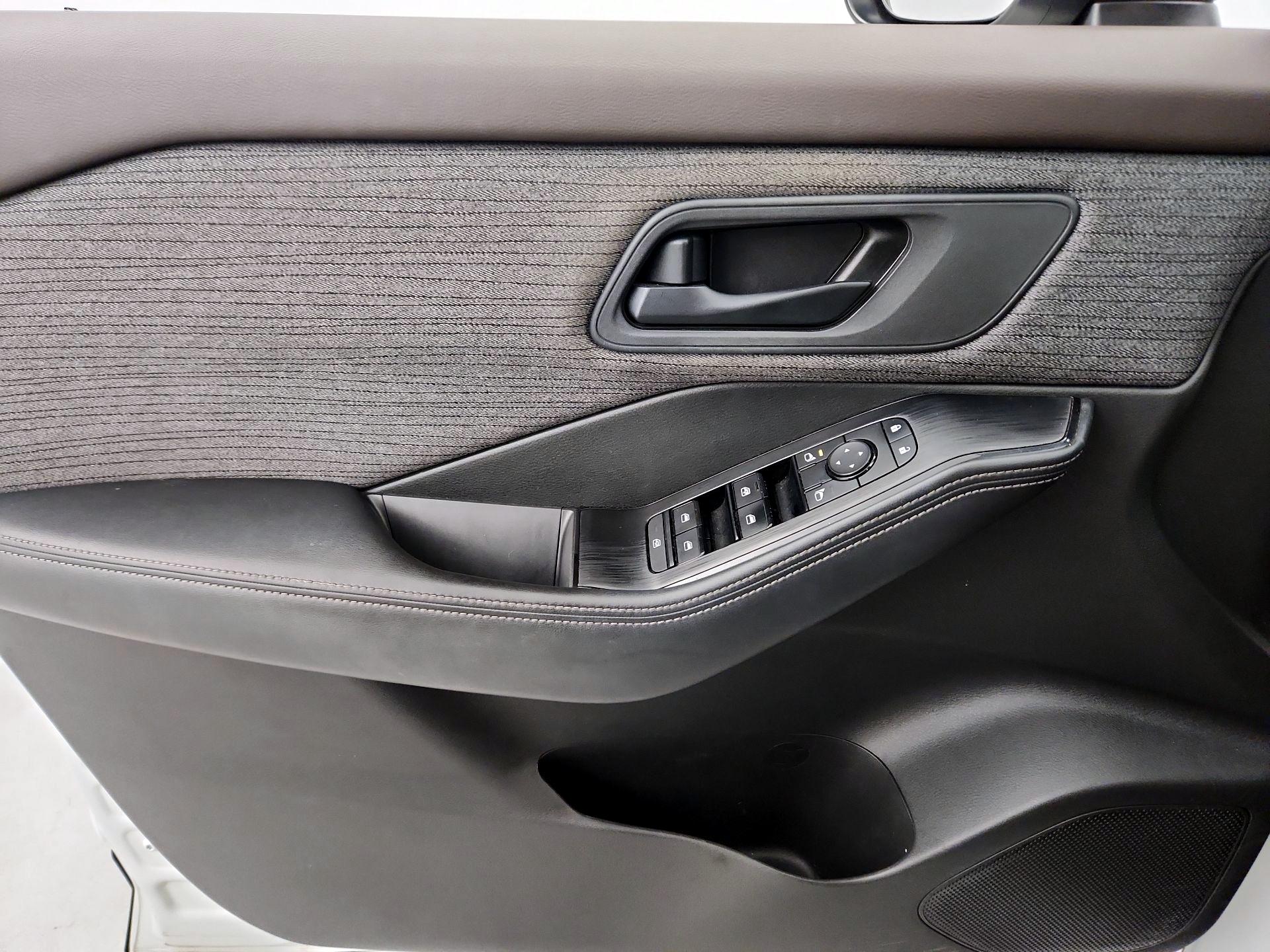 Thumbnail: 2022 Nissan Rogue - 12