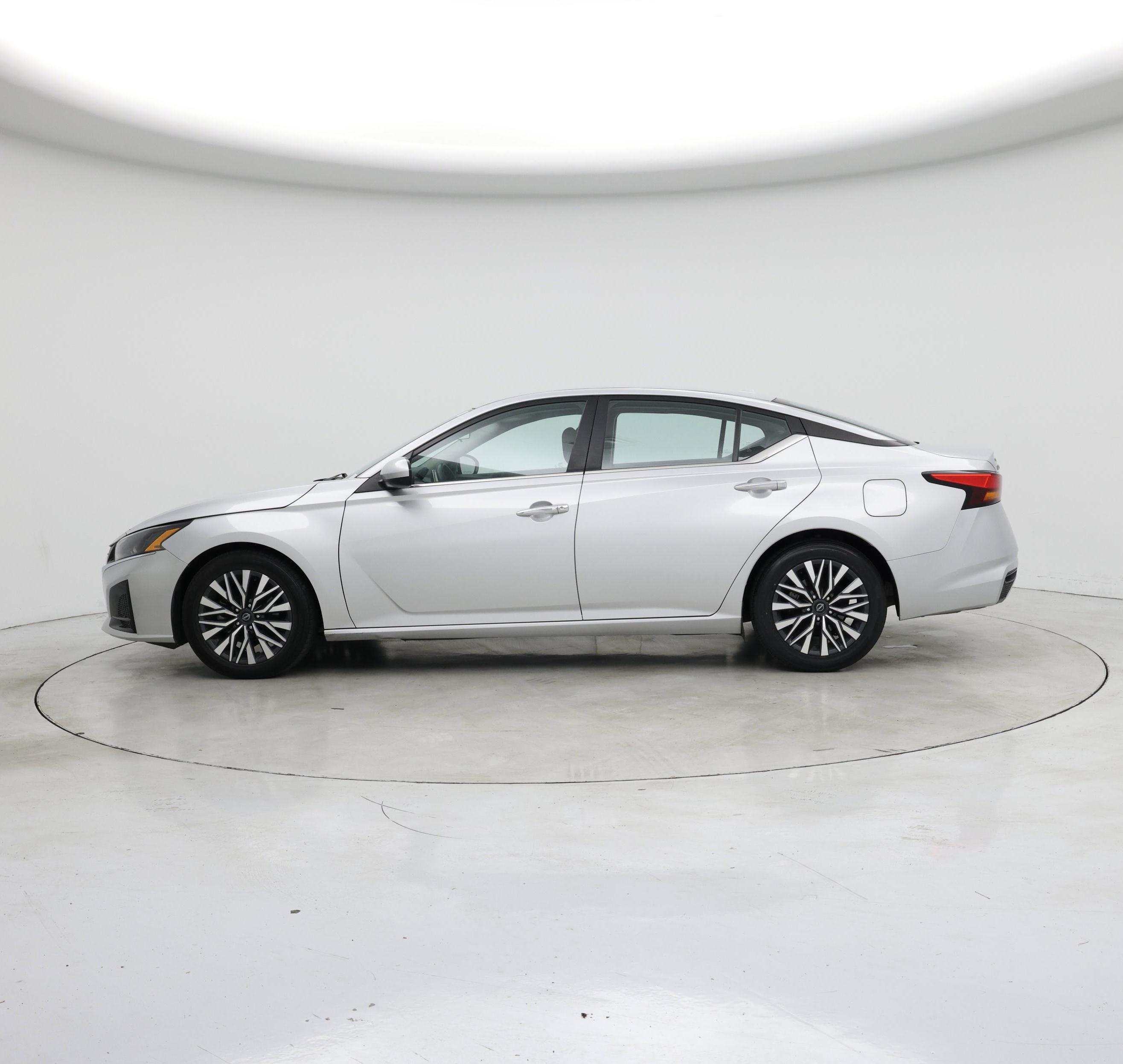 Thumbnail: 2023 Nissan Altima - 3