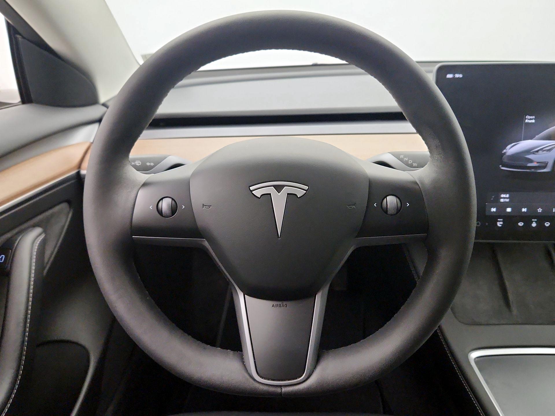 Thumbnail: 2023 Tesla Model 3 - 10