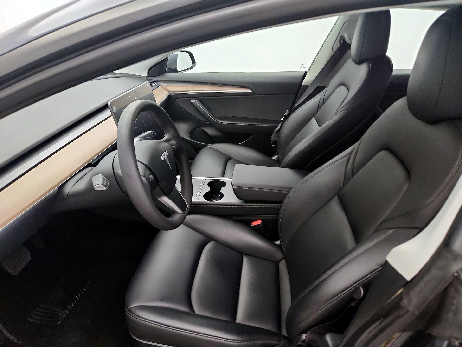 Thumbnail: 2023 Tesla Model 3 - 11