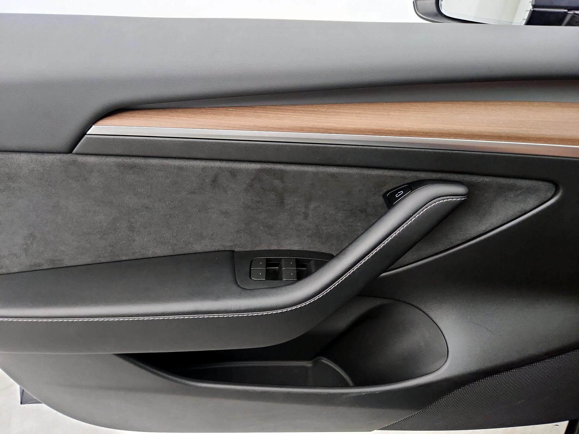 Thumbnail: 2023 Tesla Model 3 - 12